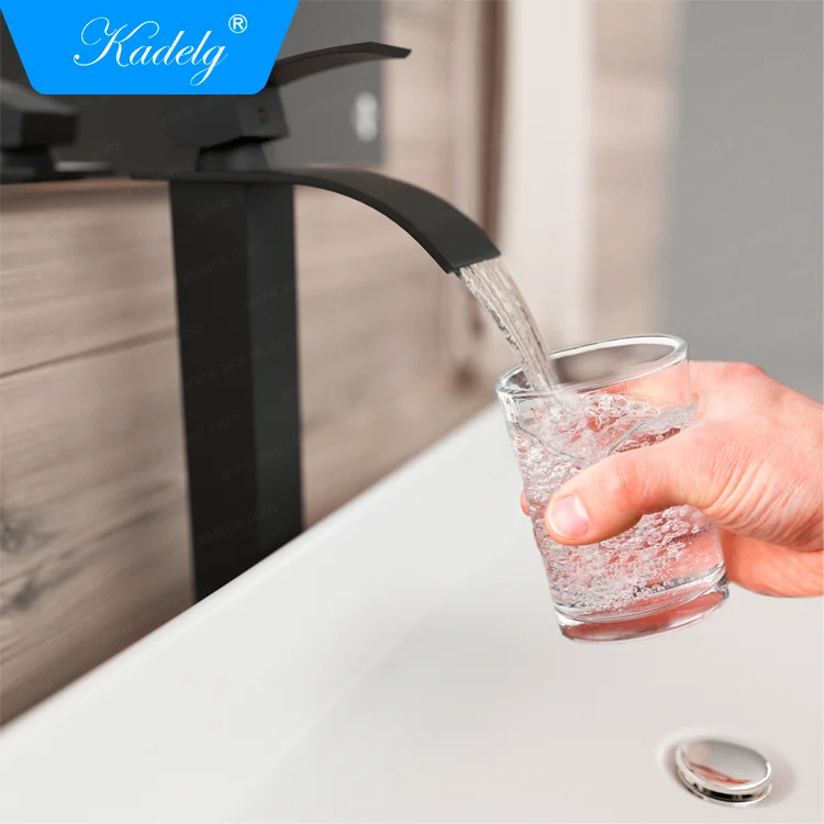 China Wholesale Deck Mounted Matt Black Basin Faucet