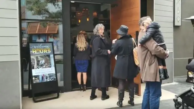 43 inch LCD network menu board advertising display portable digital signage for cinema/coffee shop