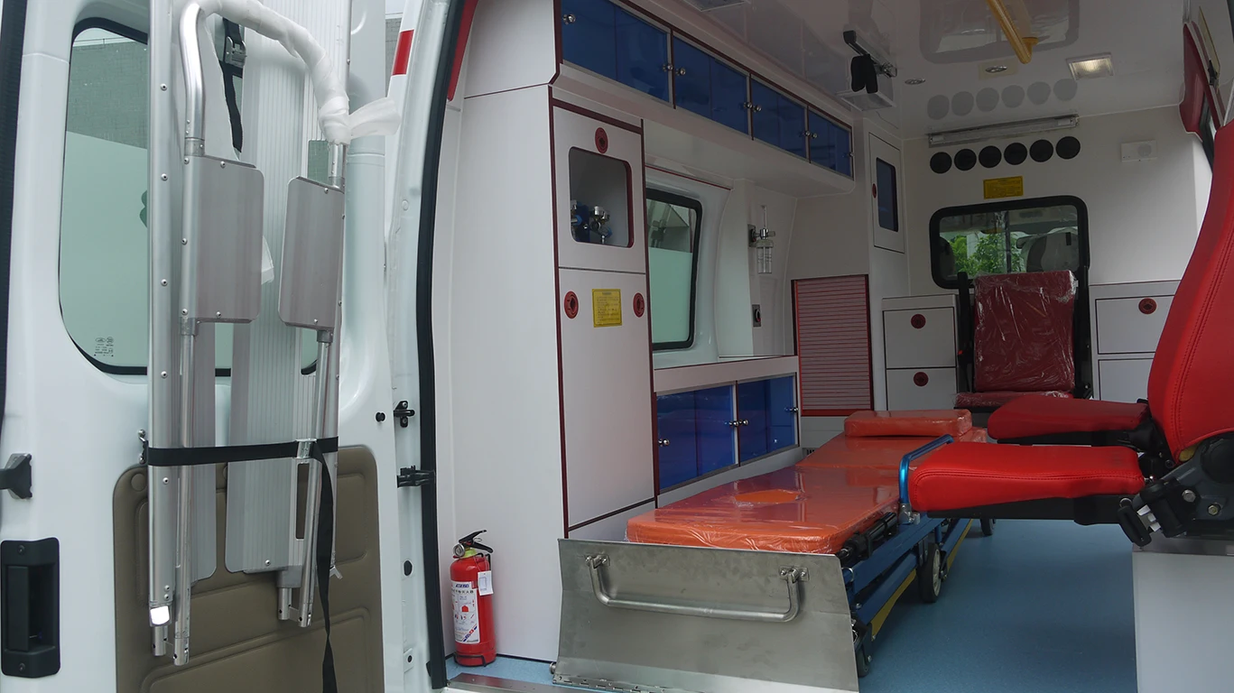 First Aid Ambulance Vehicle Transit V348 (Long axis standard roof) Euro 6 Monitoring Customized Ambulance Rescue Car