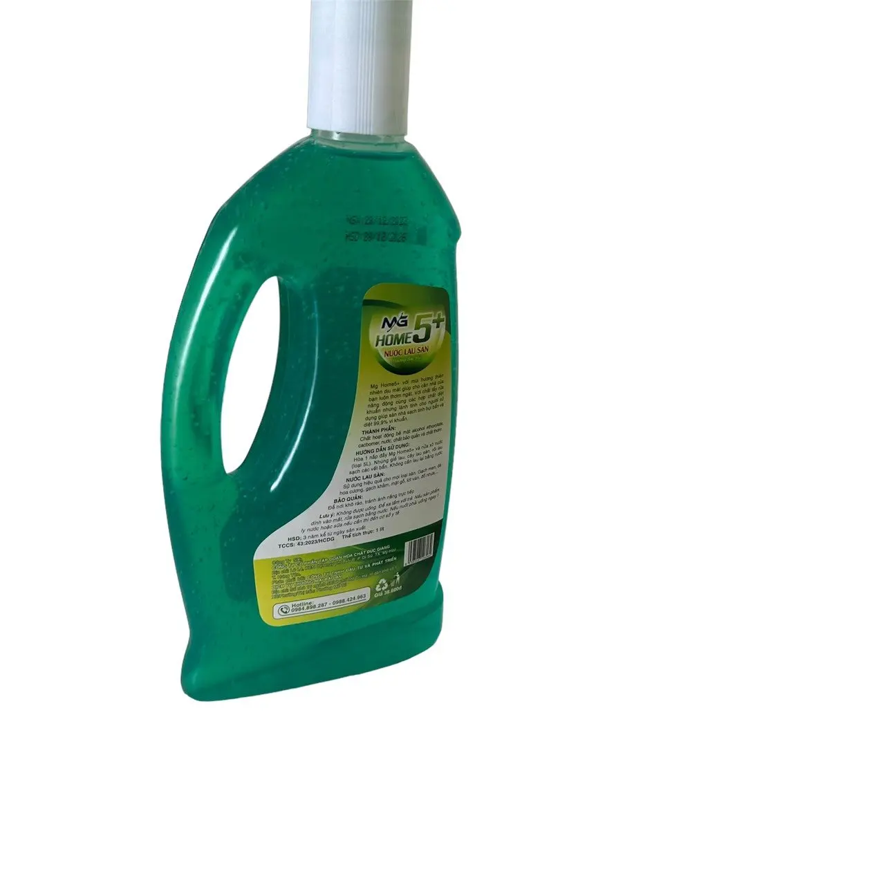 Foaming floor cleaner cleans quickly and safely Floor cleaner is produced using exclusive new technology