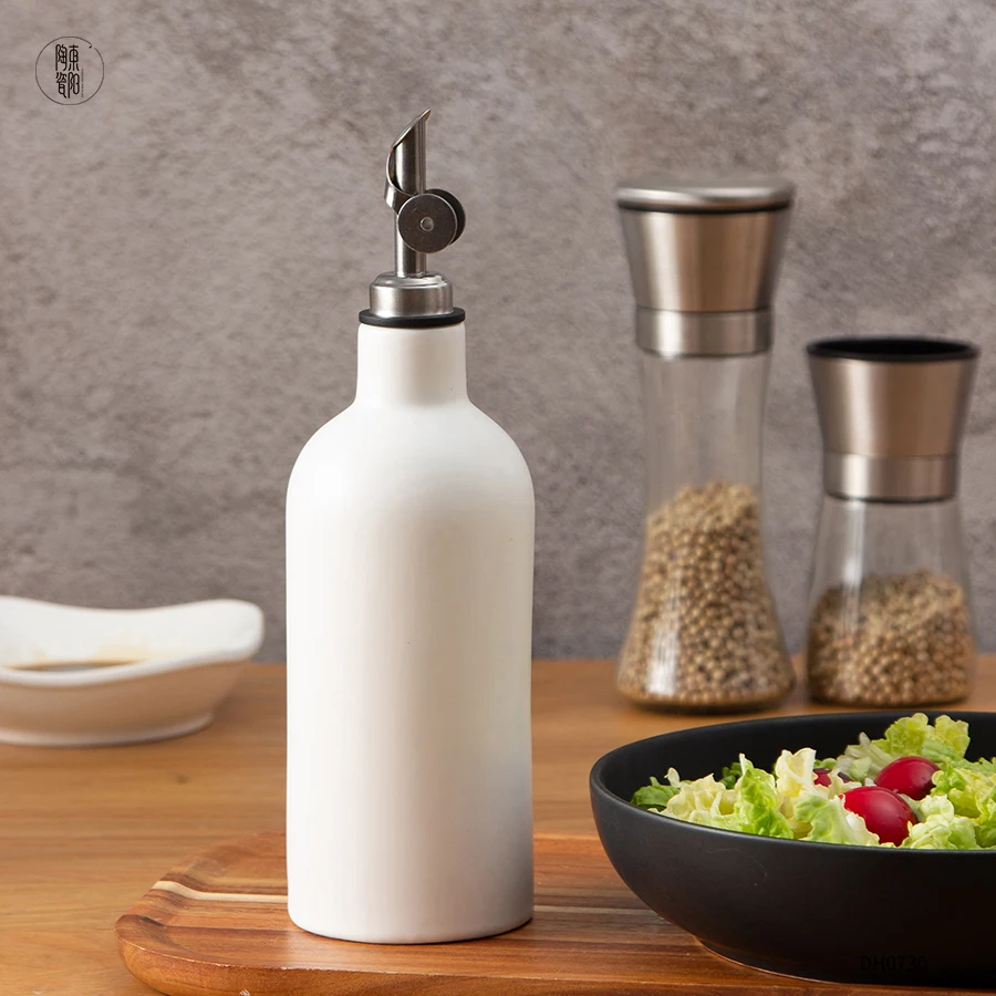 Modern wholesale porcelain olive oil liquid bottles message logo custom ceramic oil bottles kitchen
