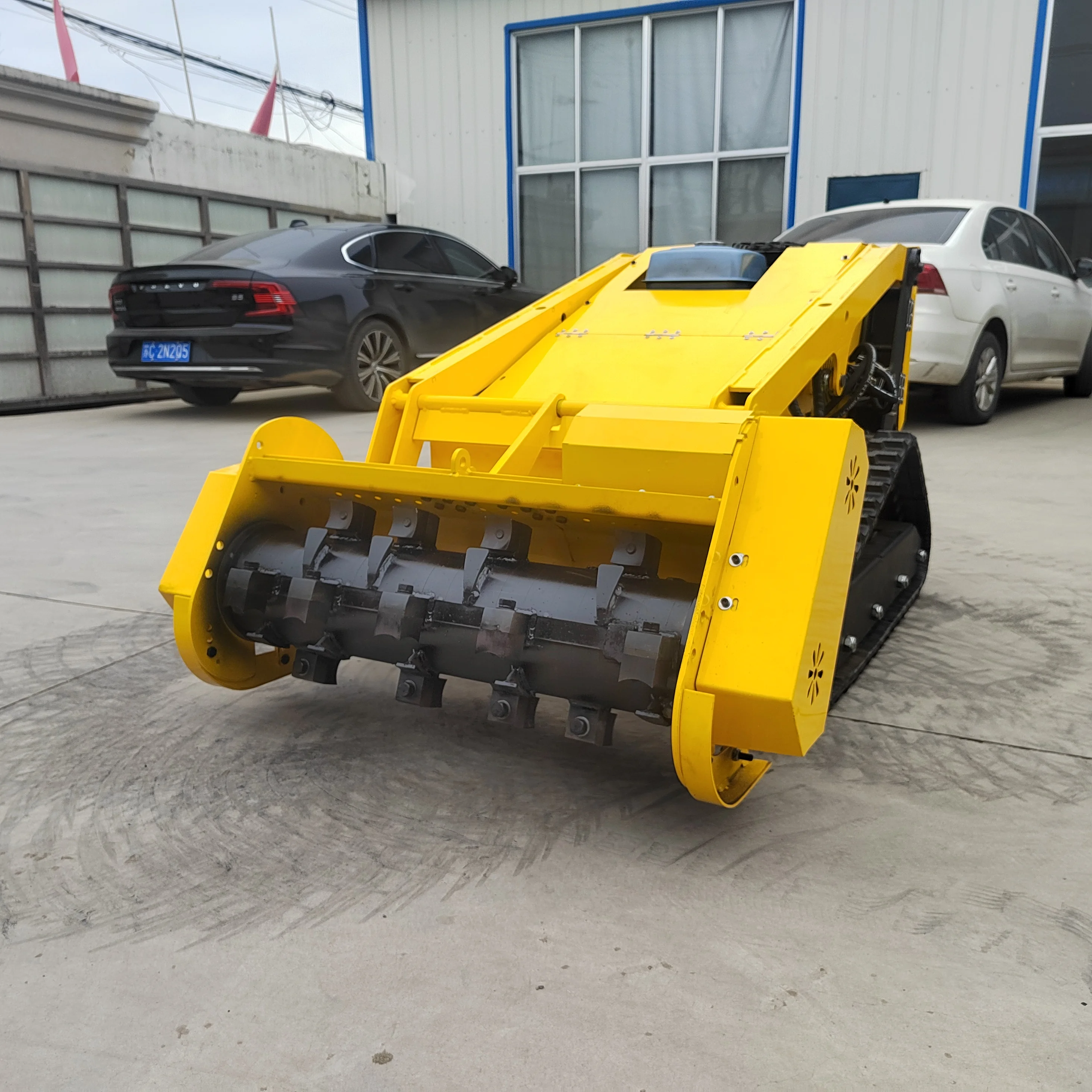 Clearing Garden Weeding and Breaking Machine Gasoline Power Remote Control Mower Automatic Crawler