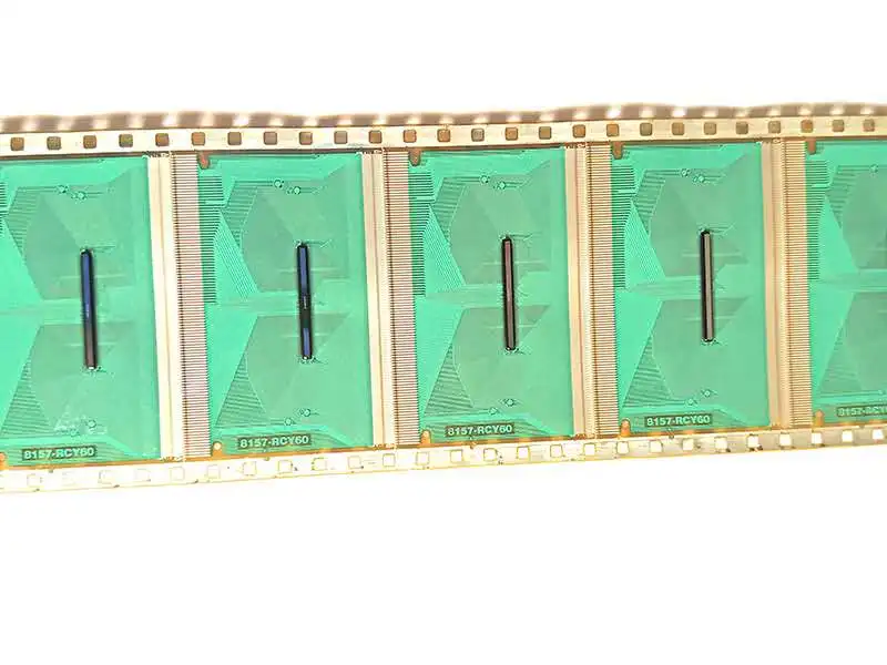  Новый и оригинальный ЖК-дисплей драйвер вкладка COF IC