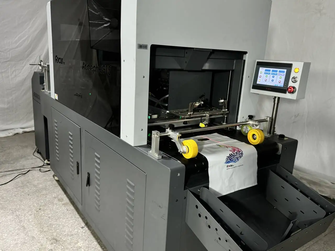 Single Pass Printing Machine CMYK Color Printer Machine Direct Inkjet Single Pass UV Digital Printer For Wooden Board Plastic