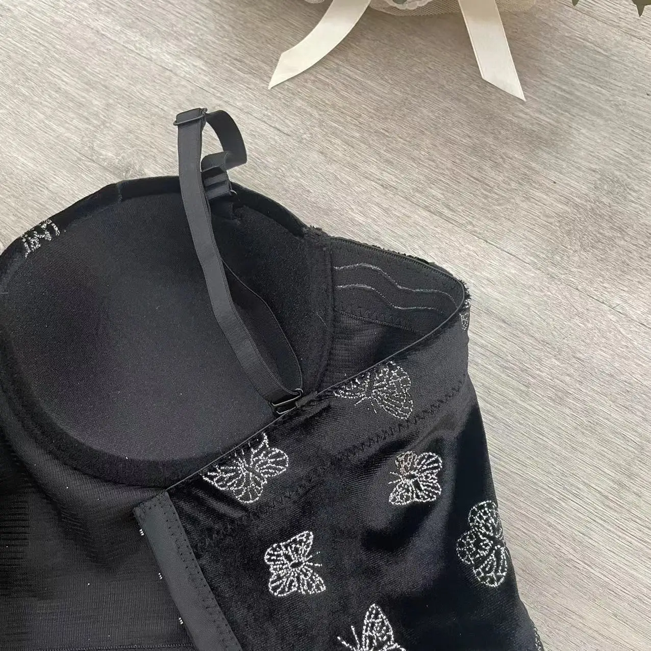 Fishbone Bra For Autumn And Winter Gold Velvet For Outer Wear Slimming Sexy And Versatile With Breast Pads Steel Ring Adjustable