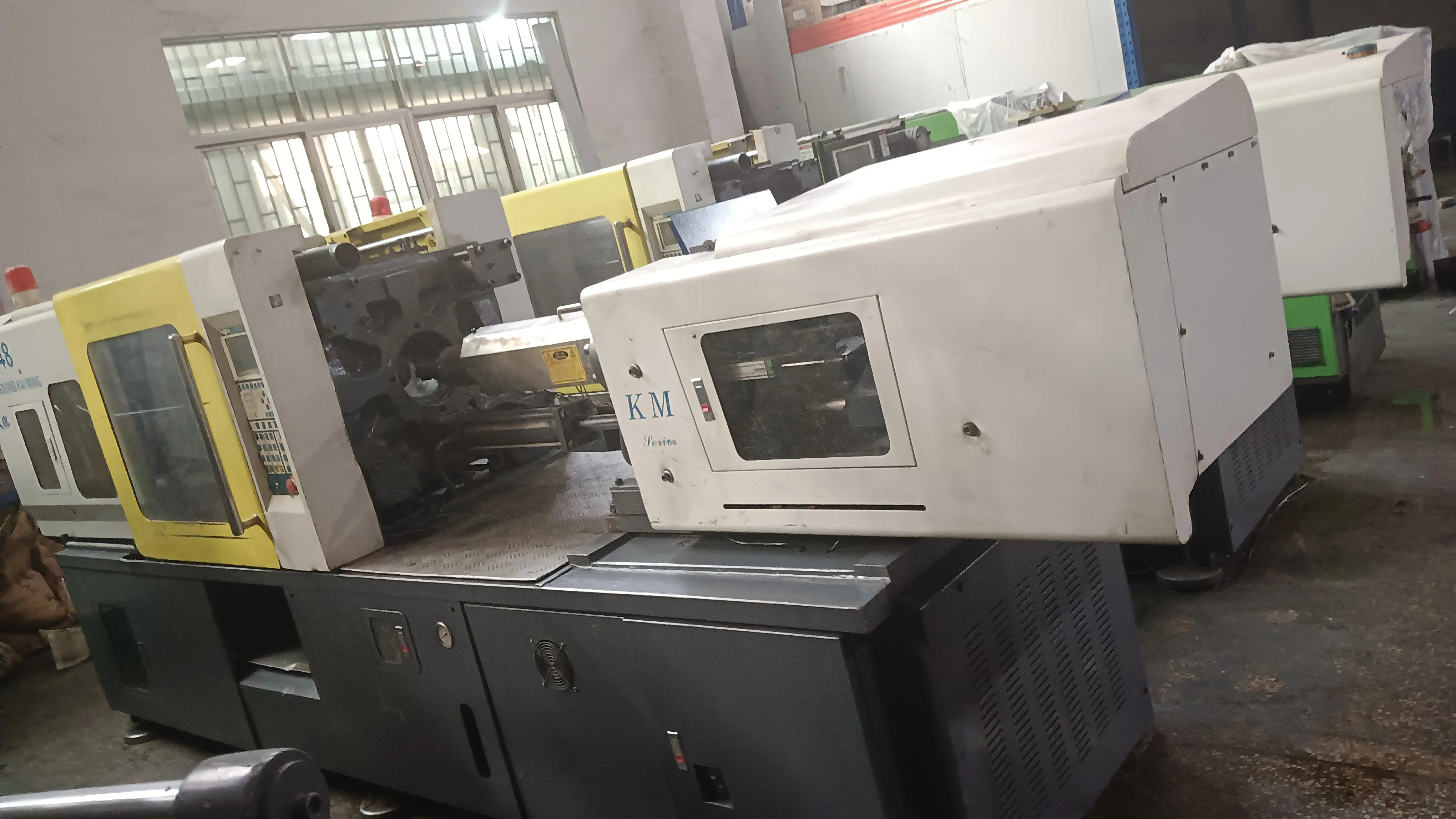 Used second hand nice price Plastic injection machine for plastic industry High quality low price plastic molding machine