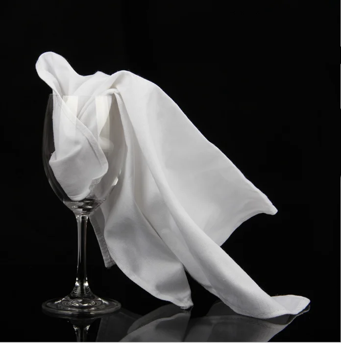 5 star hotel restaurant dinner plain white table linen napkins