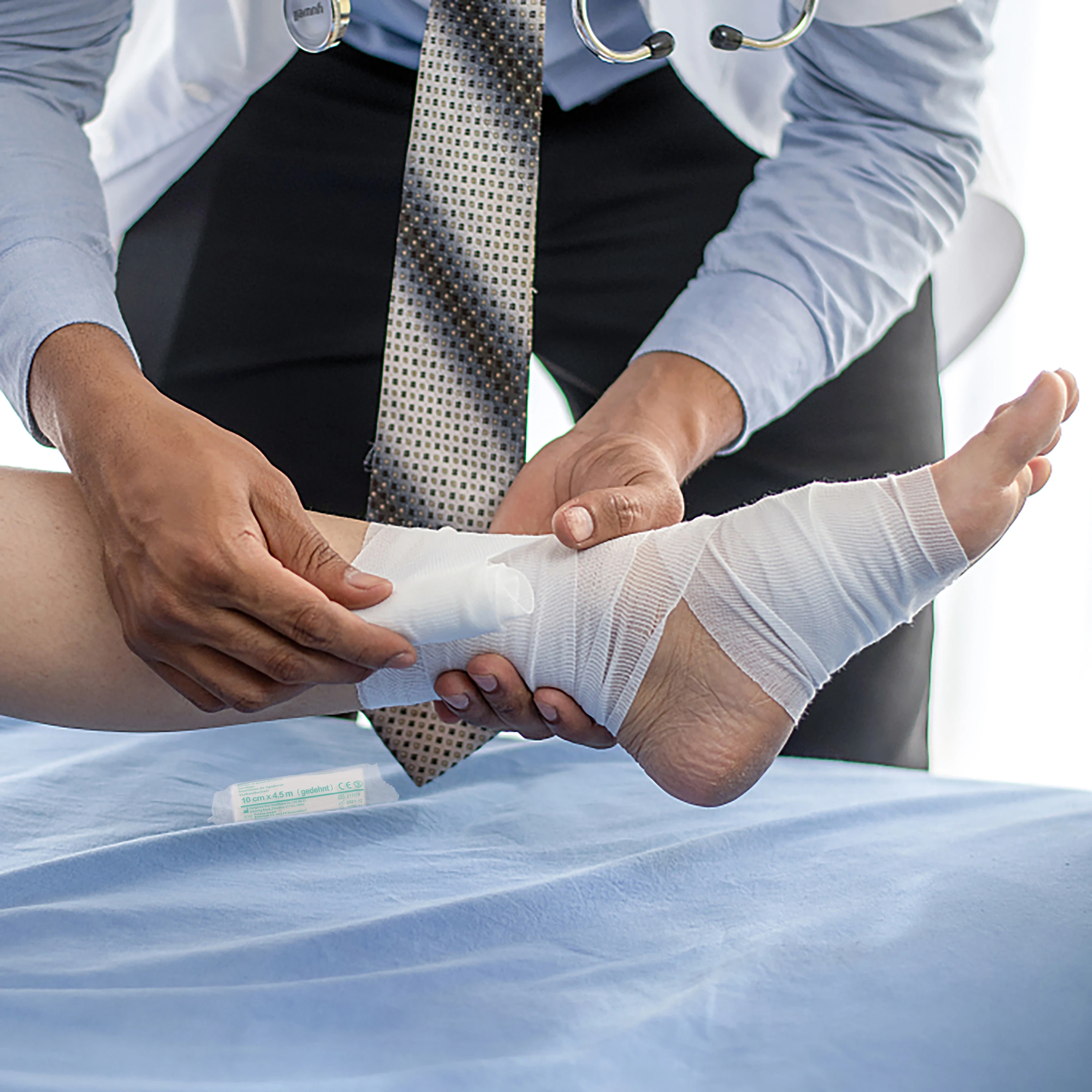 Professional Manufacturer OEM Size Medical Elastic Sterile Conforming Pbt Gauze Bandage First Aid Bandage