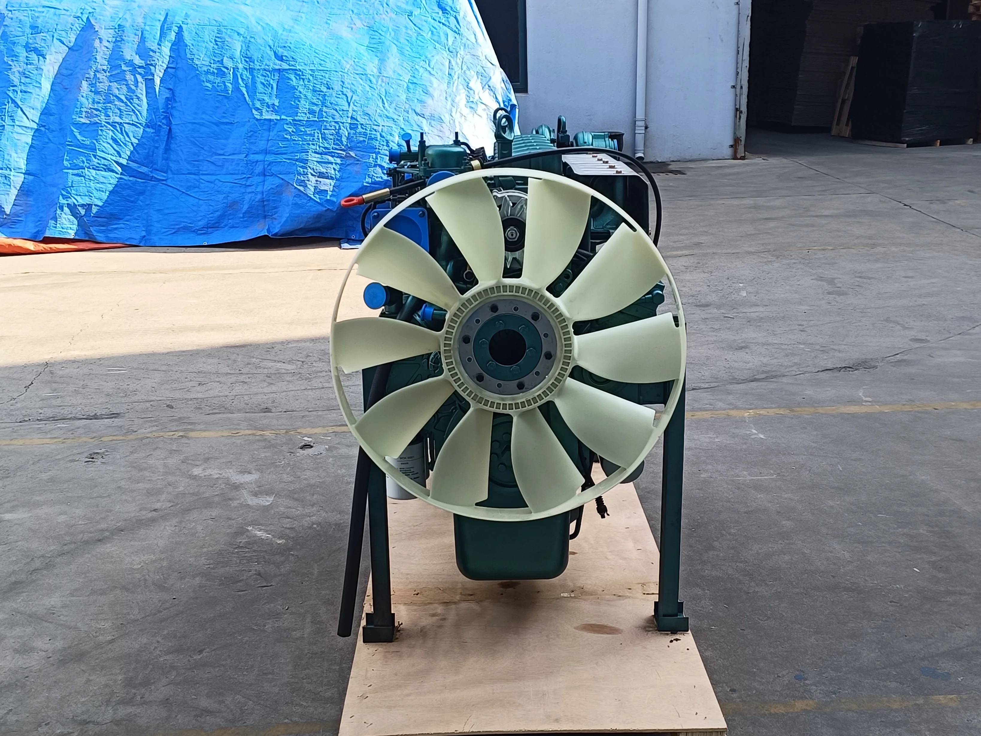 In stock SCDC D10.38-50 Diesel Engine water cooled  motor 274 kw/372 hp/2000 rpm for pickup