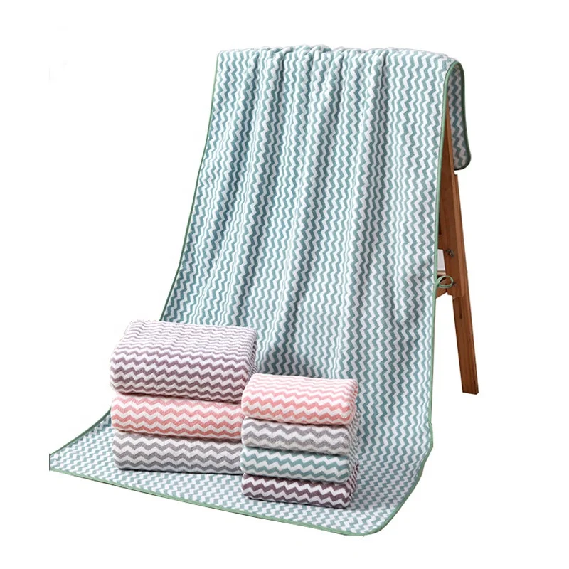 Fade Resistant Plush Coral Fleece Absorbent Bath Towel For Body Wrap In Natural Bath
