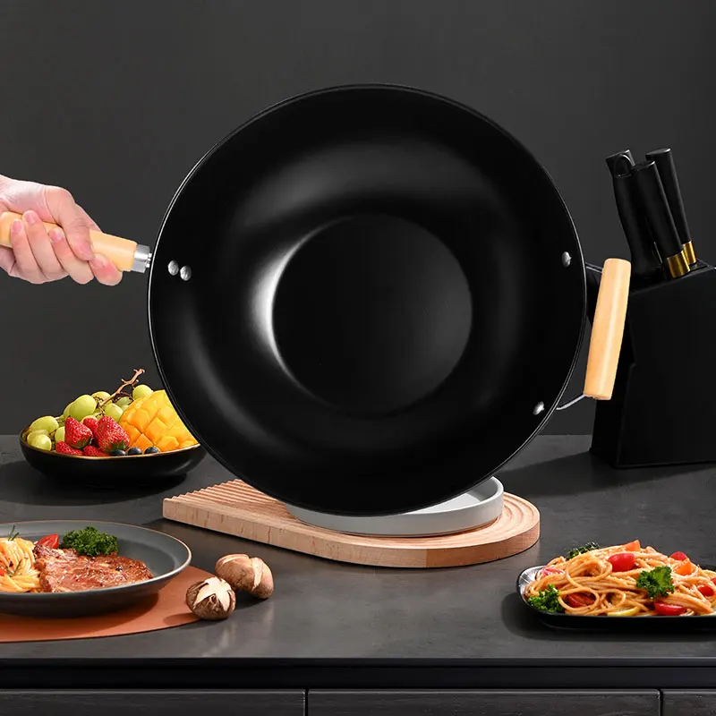 2024 New Design Cookware Pan carbon steel pan with Lotus wood handle Non-stick Pan