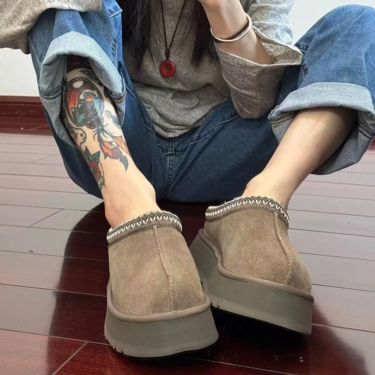 2024 winter new wholesale fur slides warm soft real sheepskin platform tasman slippers for women