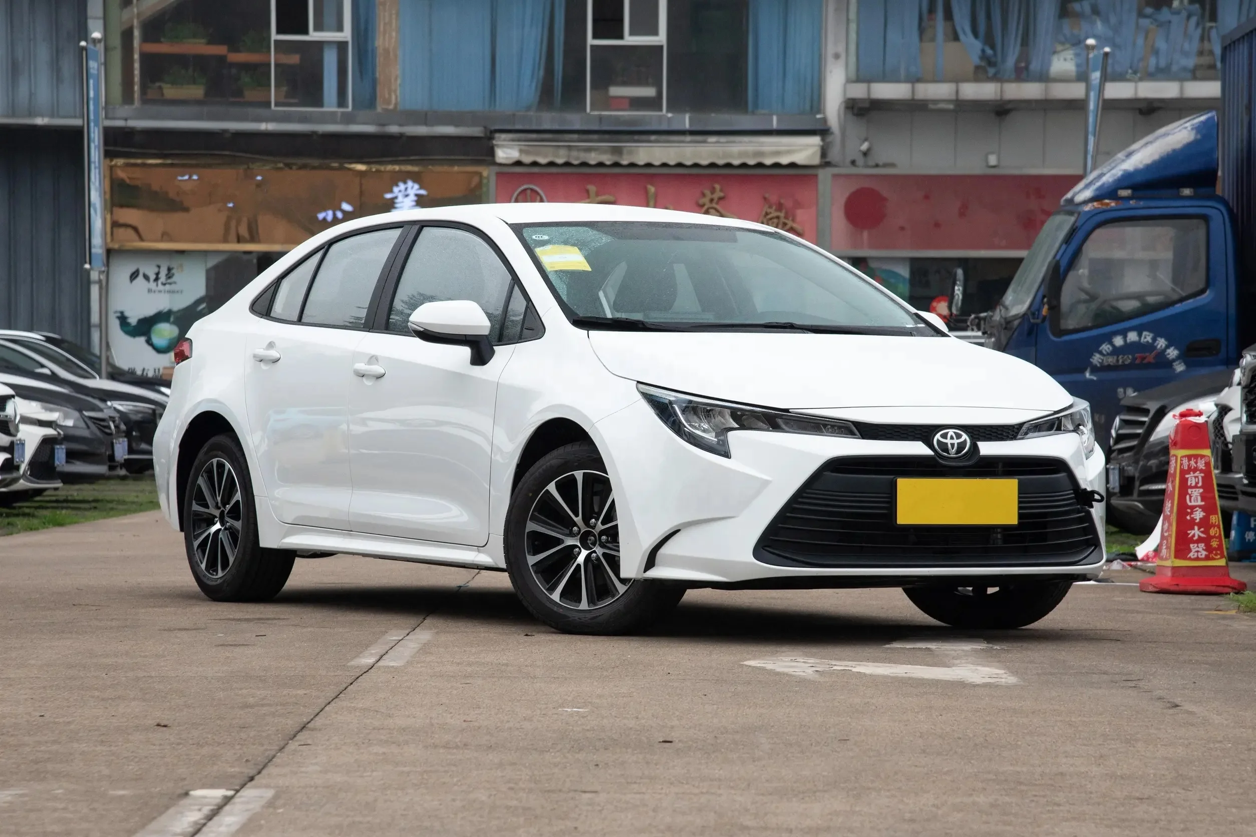 Дешевые Подержанные автомобили Toyota Ralink Подержанный седан 2023 TNGA 1.5L предприимчивый компактный для продажи