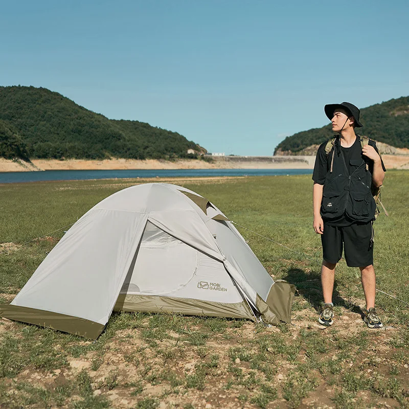 Outdoor portable four season tent