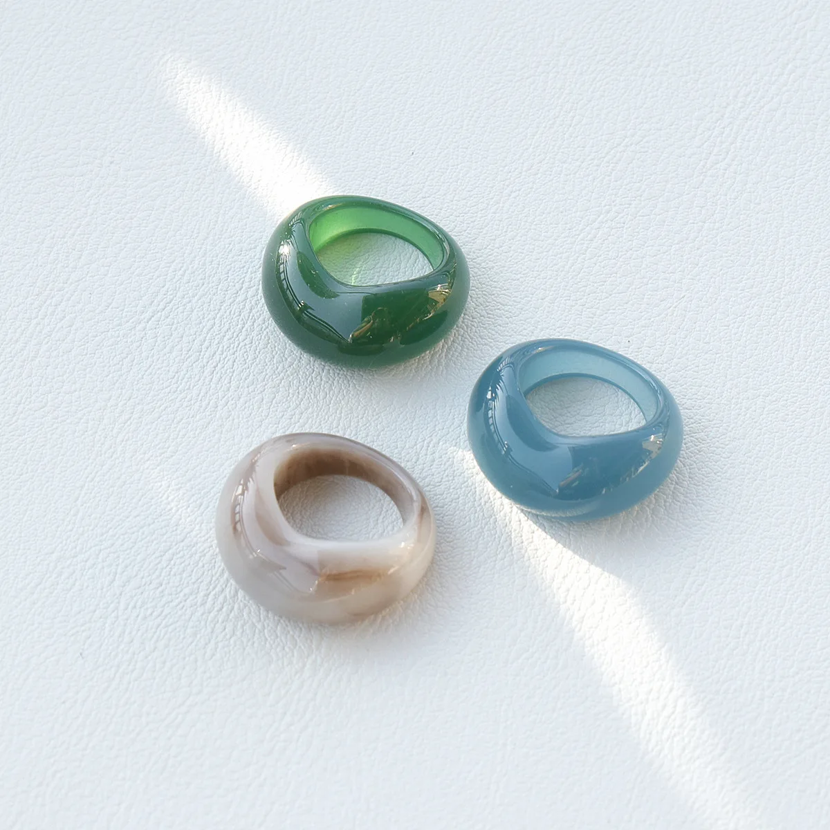 
New Fashion Resin Acetic Round Jade Green Art Design Ring Wholesale Girl Geometric Irregular Female Party Trend Jewelry 