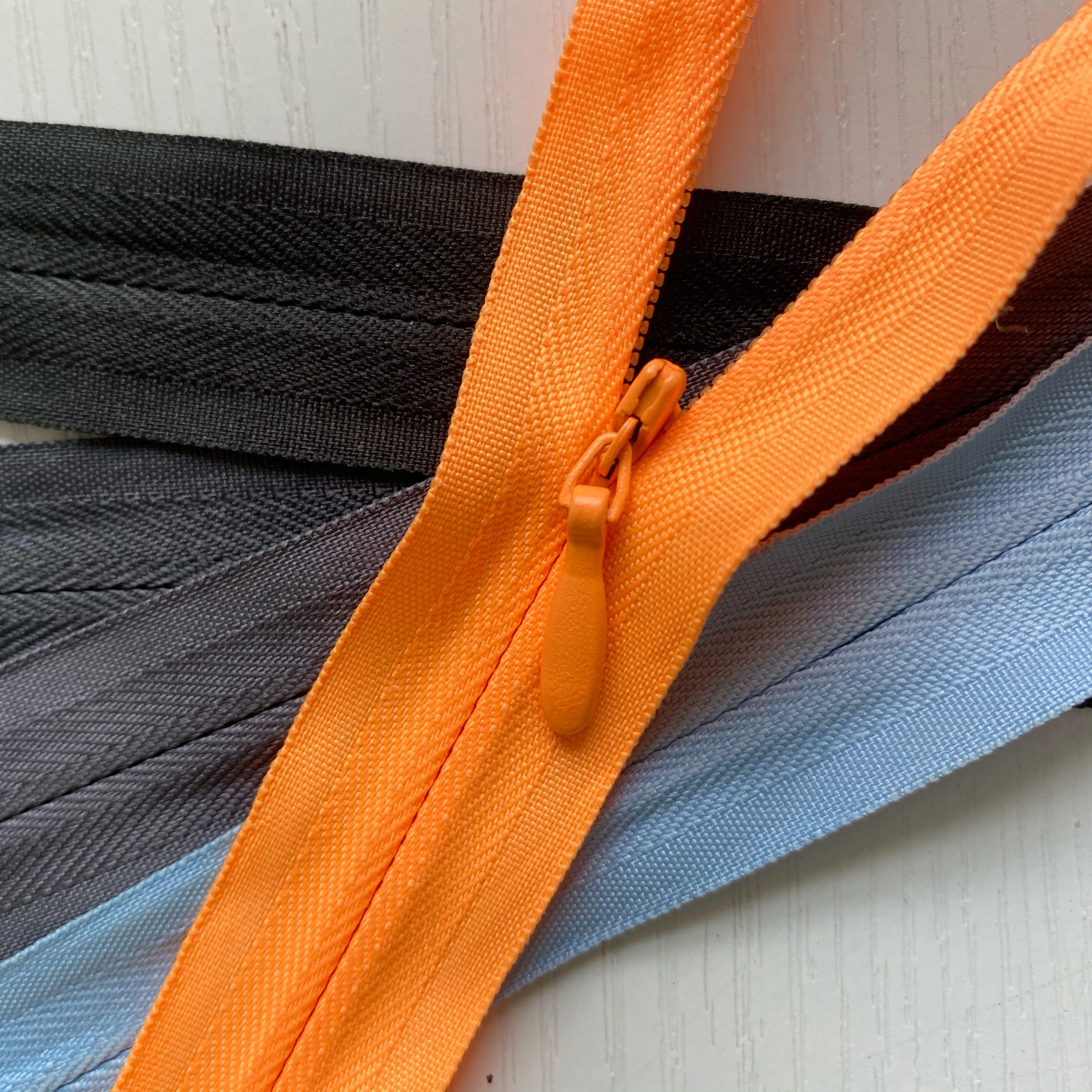 factory supply various sizes #3 #4 #5 invisible nylon zipper for clothing