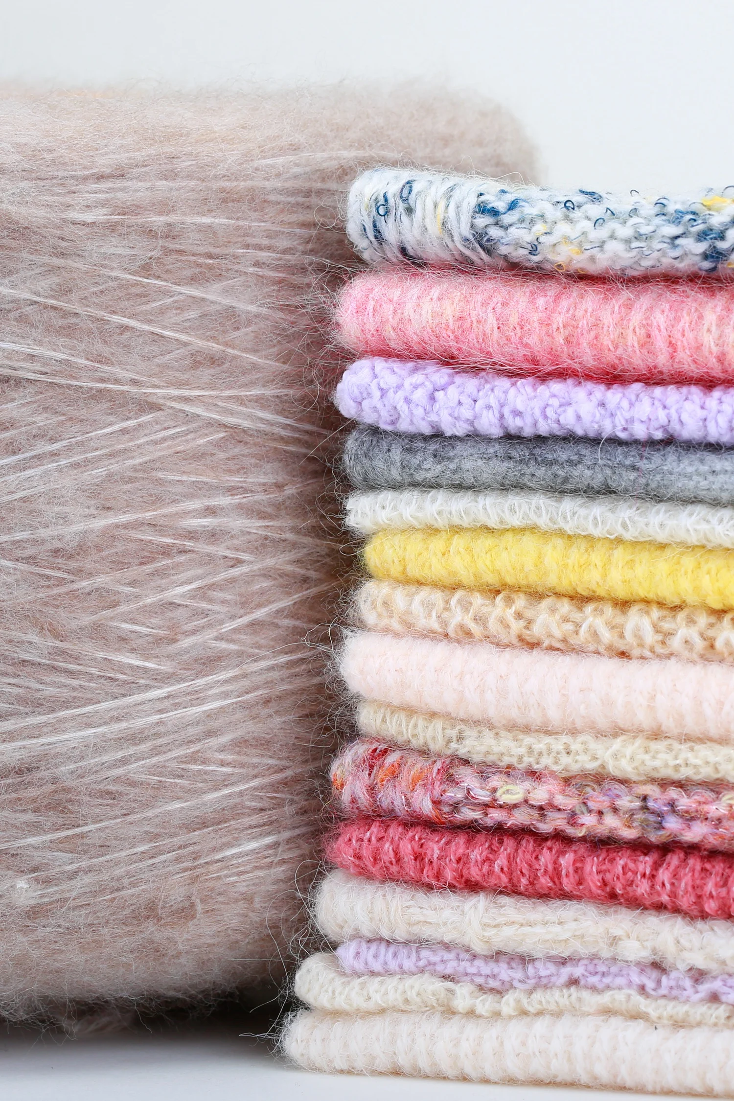 Soft Best Price 70% Acrylic 30% Recycled Polyester Blended Knitting Yarn For Sweater