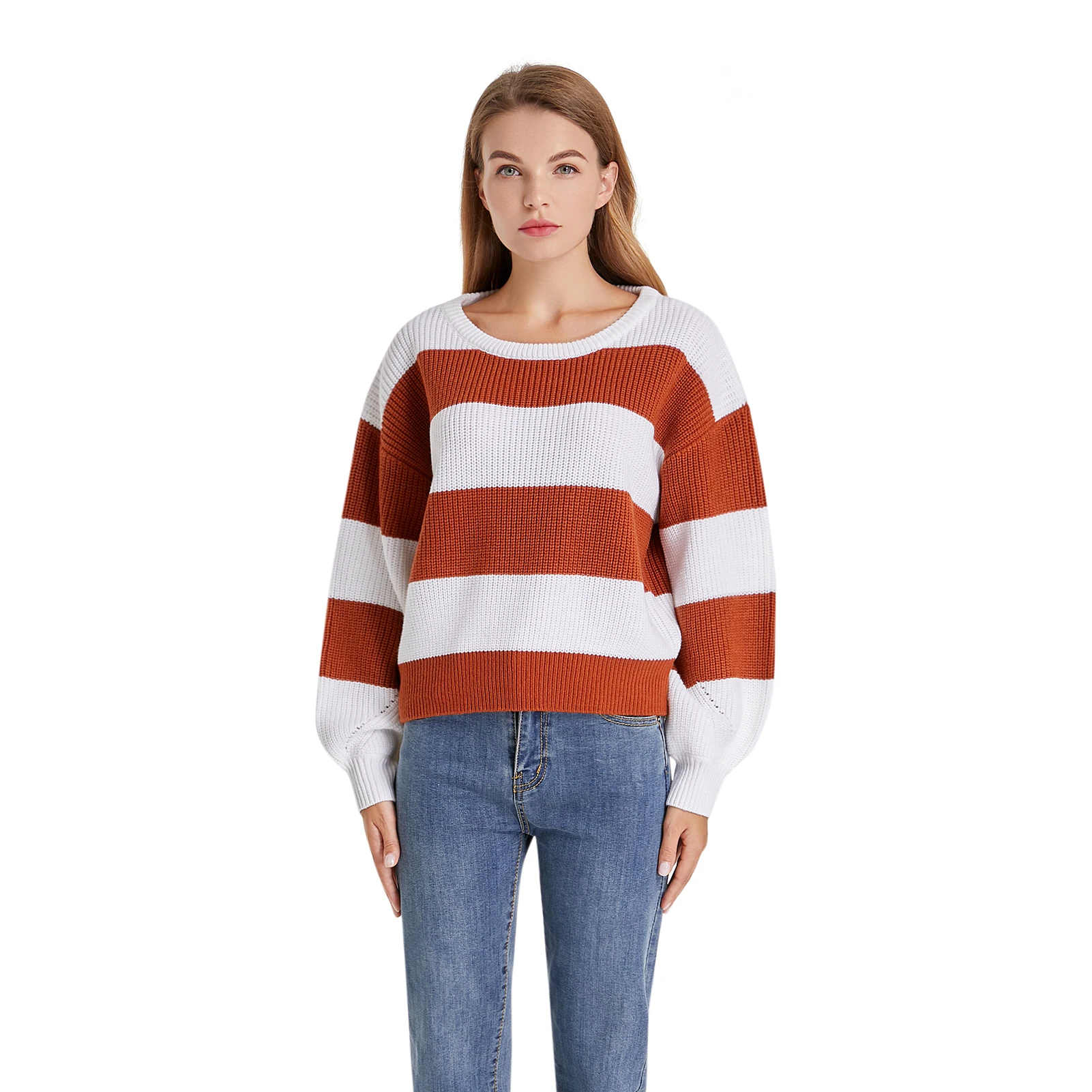 Женский свитер в контрастную полоску с длинными рукавами и круглым вырезом