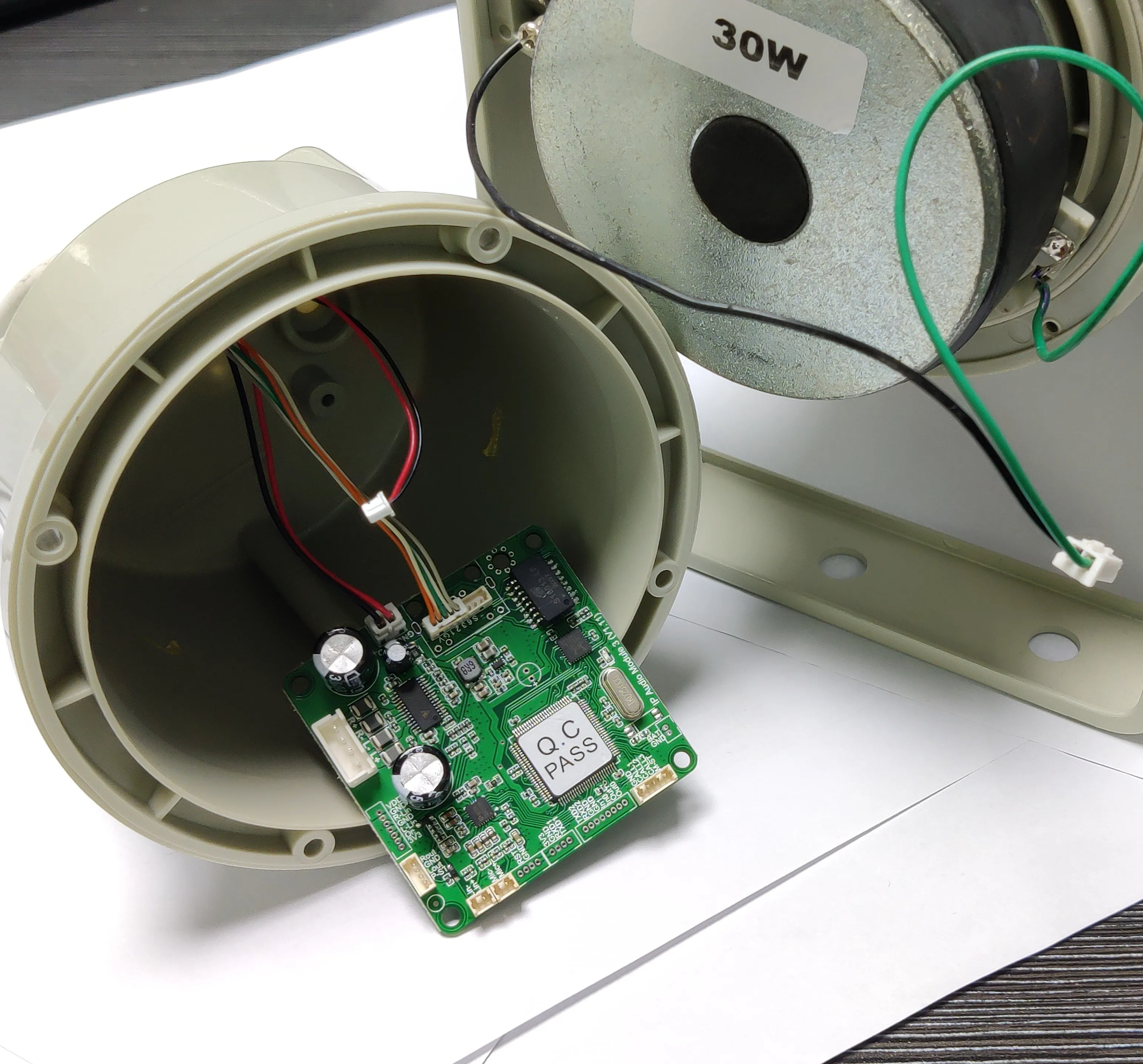 SINREY NA744V ip network speaker provide RJ45 and POE interface