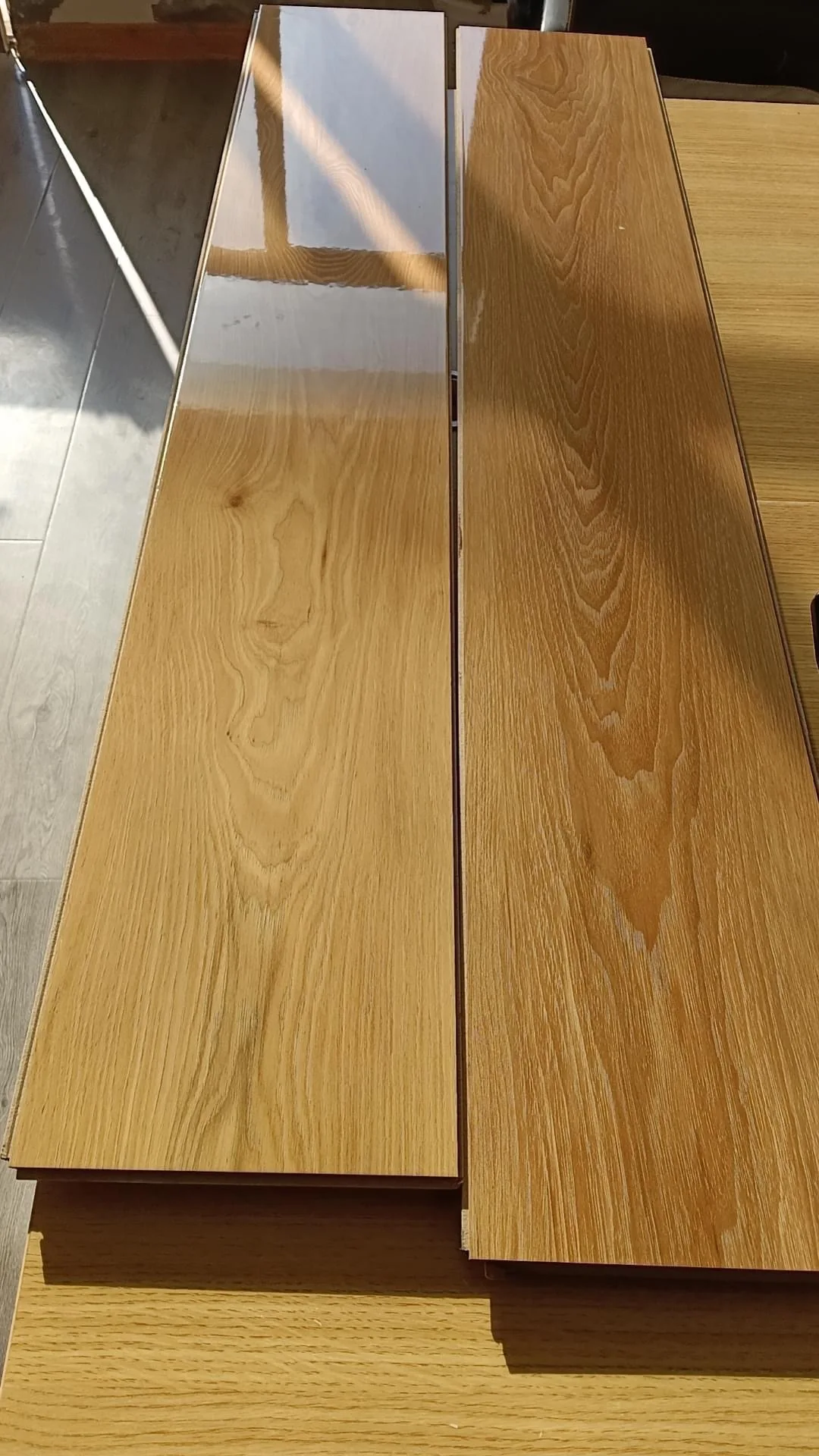 Ламинированный пол производитель домашнего офиса водонепроницаемый Ac4 8 мм Hdf высокого класса блестящий ламинат