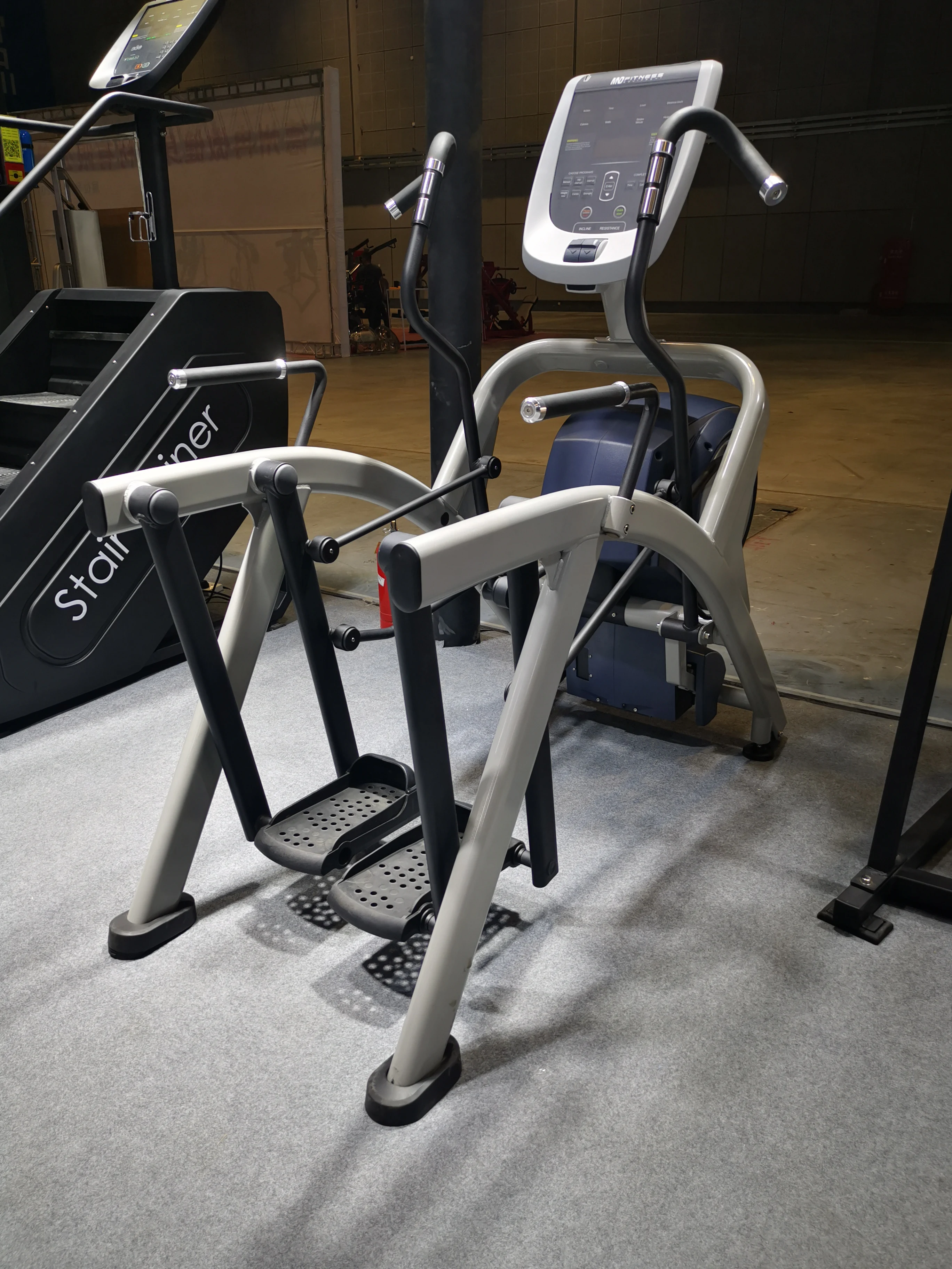 High Quality Fat Burning Commercial Elliptical Bike Cross Trainer MND Gym Equipment Arc Trainer For Exercise