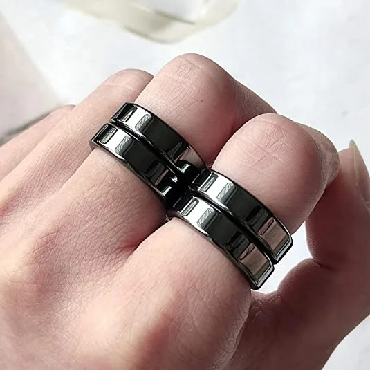 2021 Wholesale Swimming Couple Hematite Rings Black 4/6/10mm Anxiety Balance Engagement Magnetic Hematite Rings for Men Women
