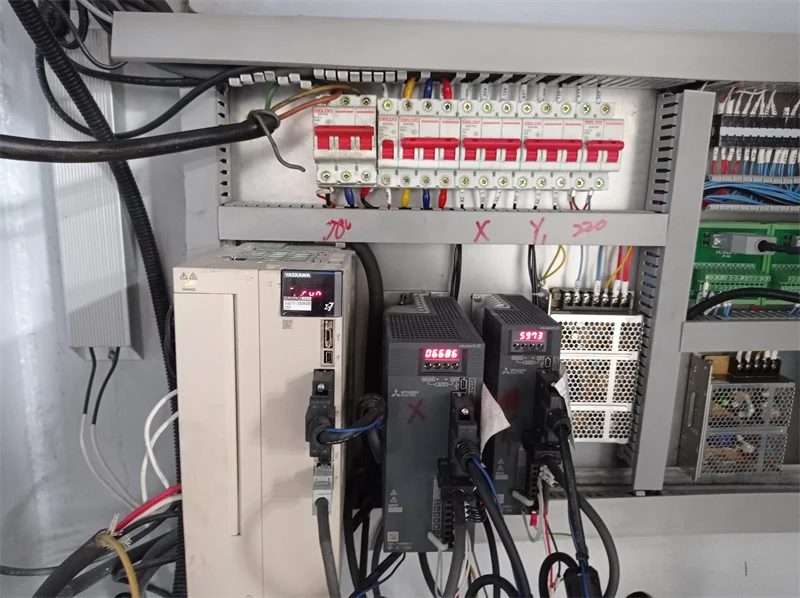 Stainless steel Vertical back and forth V grooving groover cutting machine