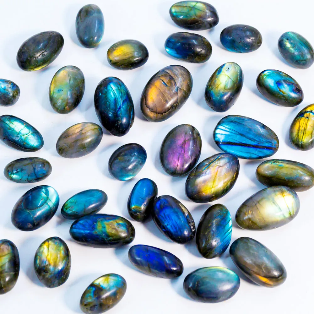 Wholesale High Quality Natural Hand Carving Folk Crafts Labradorite Tumbled Stone Healing Crystals Chips