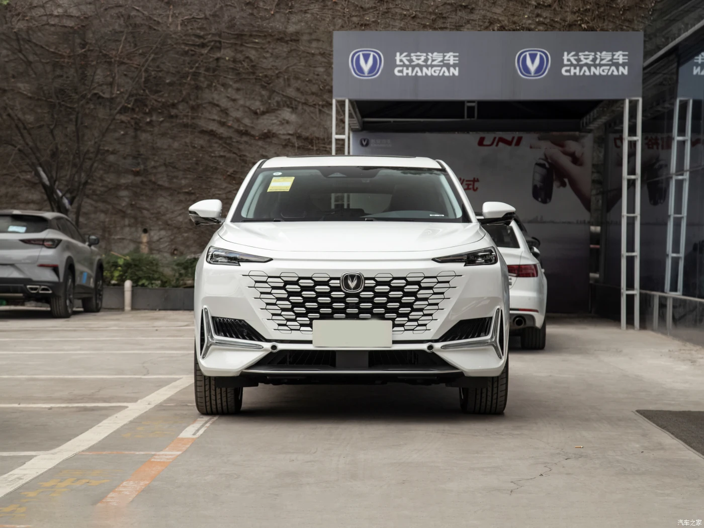 new ChangAn uni k 1.5t 2.0T 2.0 idd luxe 2023 SUV changan uni-k idd ev electric new energy vehicle high speed unik 4wd