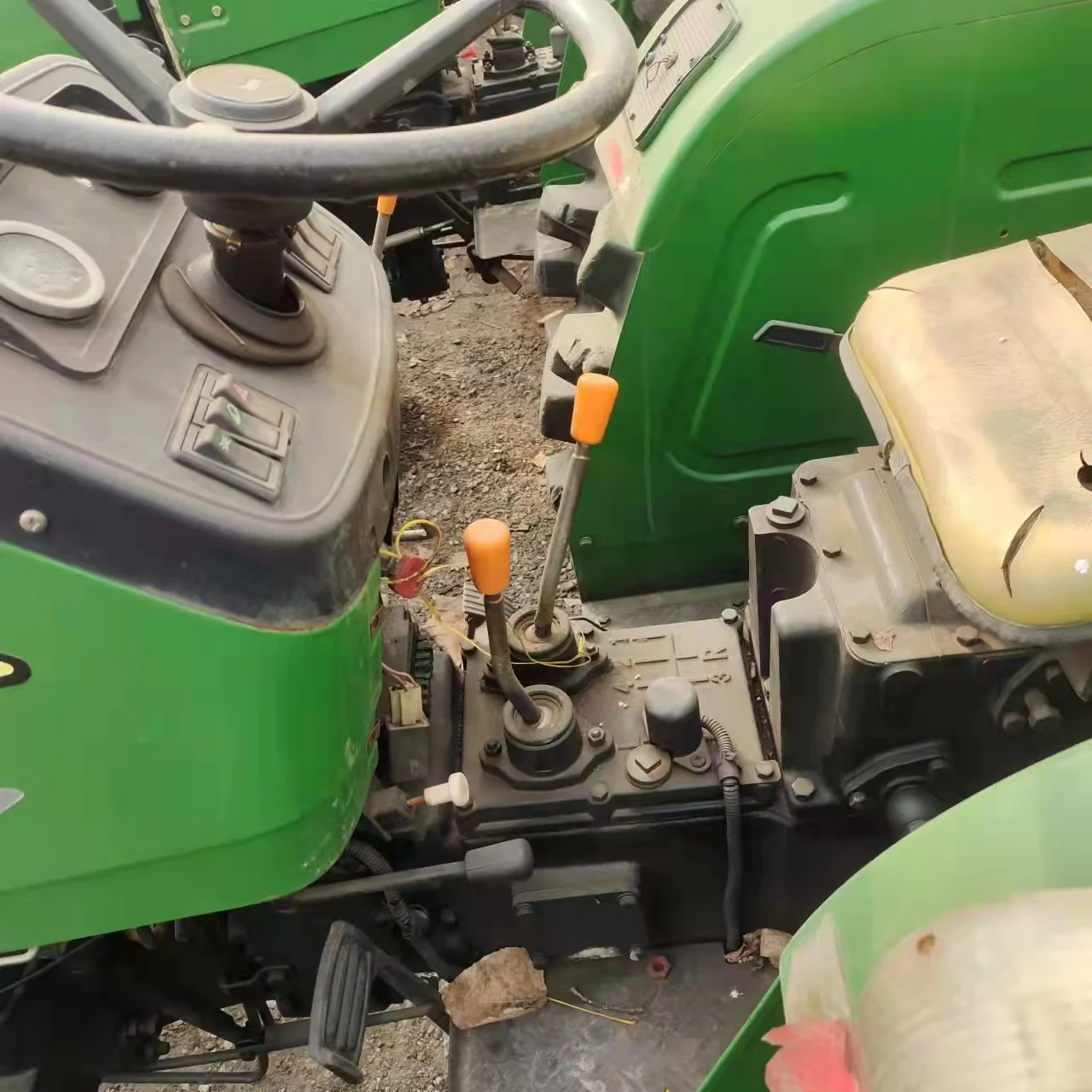 Used/Second tractor Strong Power Small Farm Tractor 30HP 40HP 50HP 55HP 4X4 Mini Garden Tractors