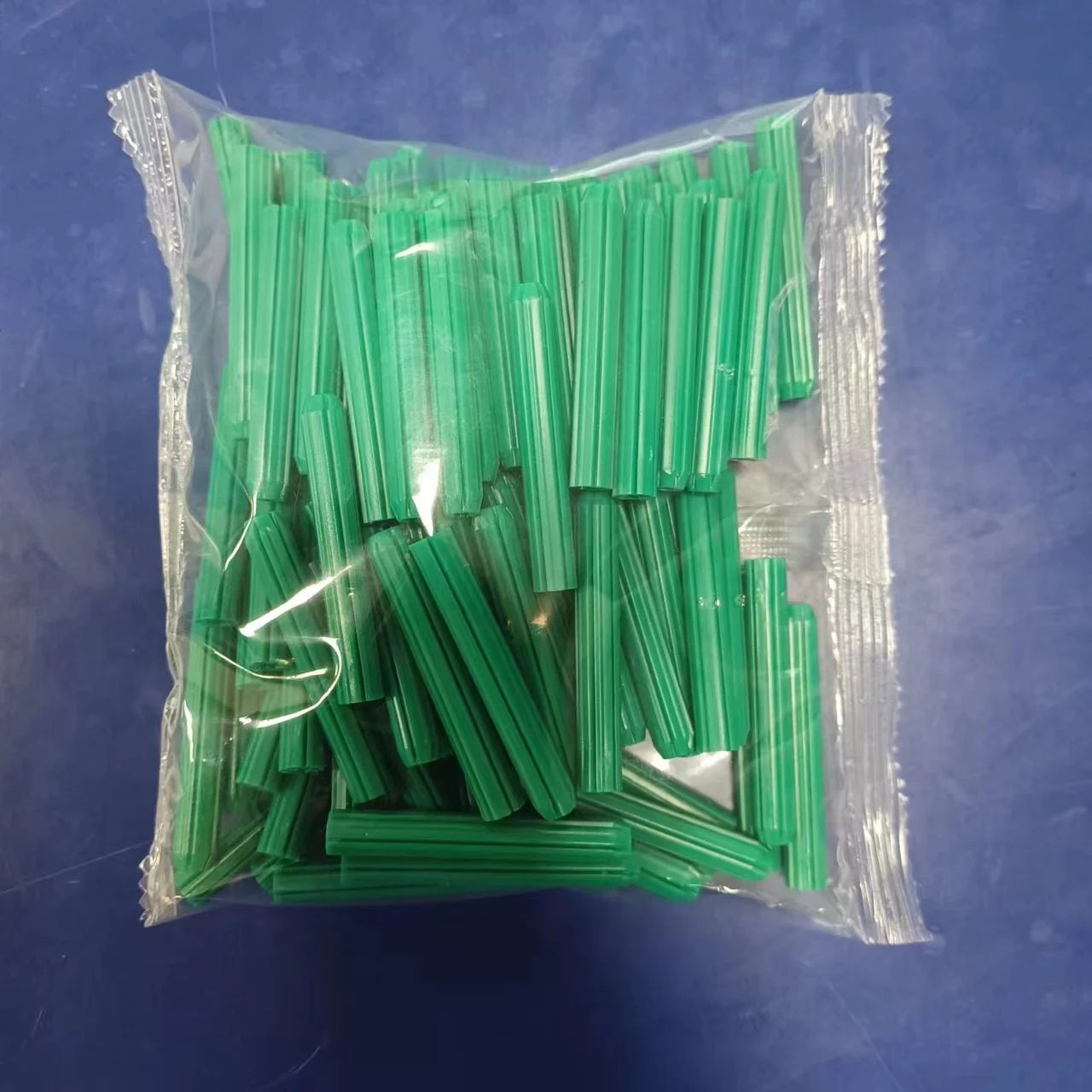 new product ideas 2024 plastic anchors plastic wall plug with fixing nail dowel plastic