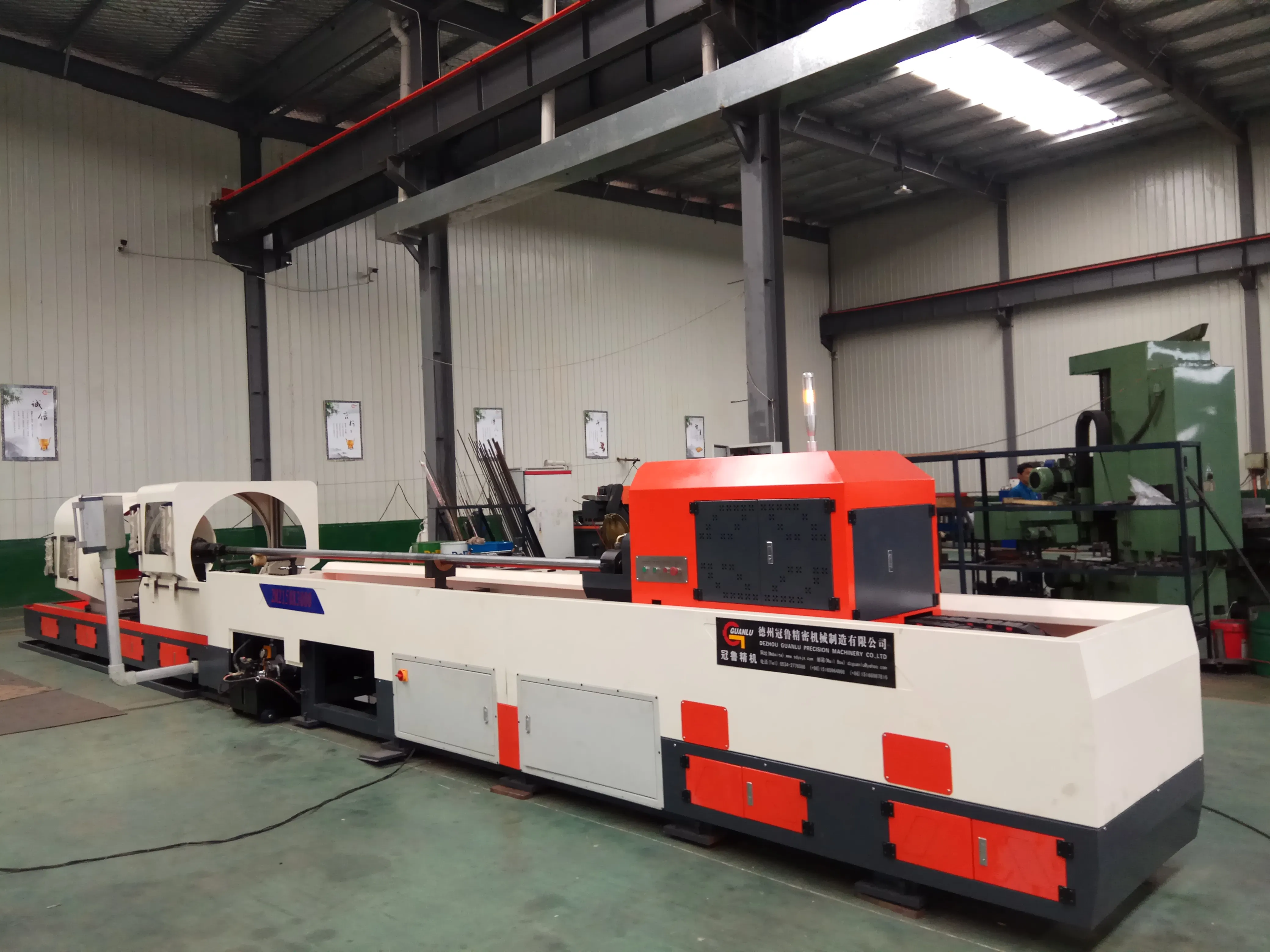 Hydraulic deep hole honing machine for mirror surface 2M2125