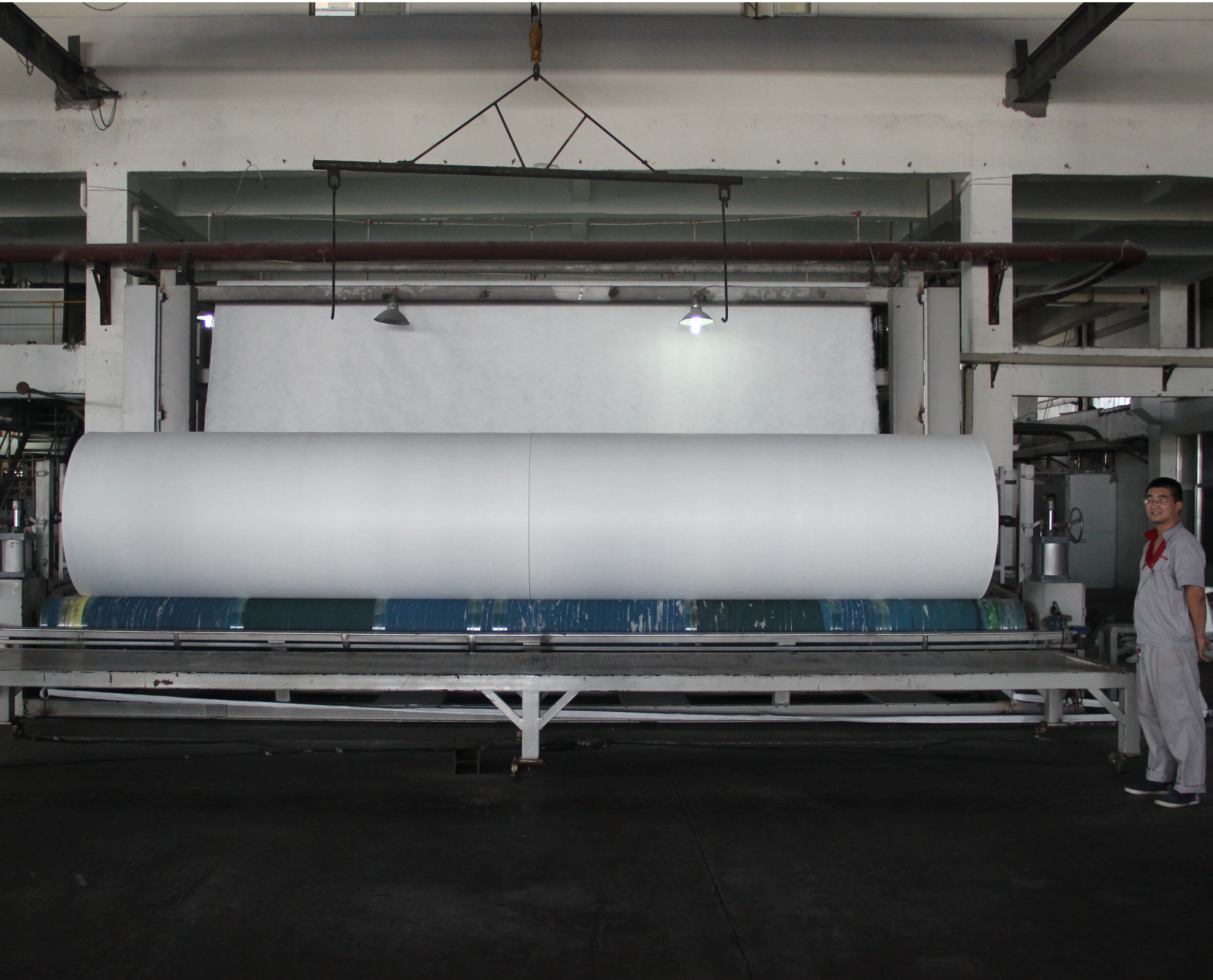 Reinforced spunbond polyester mat for APP/SBS waterproofing membrane