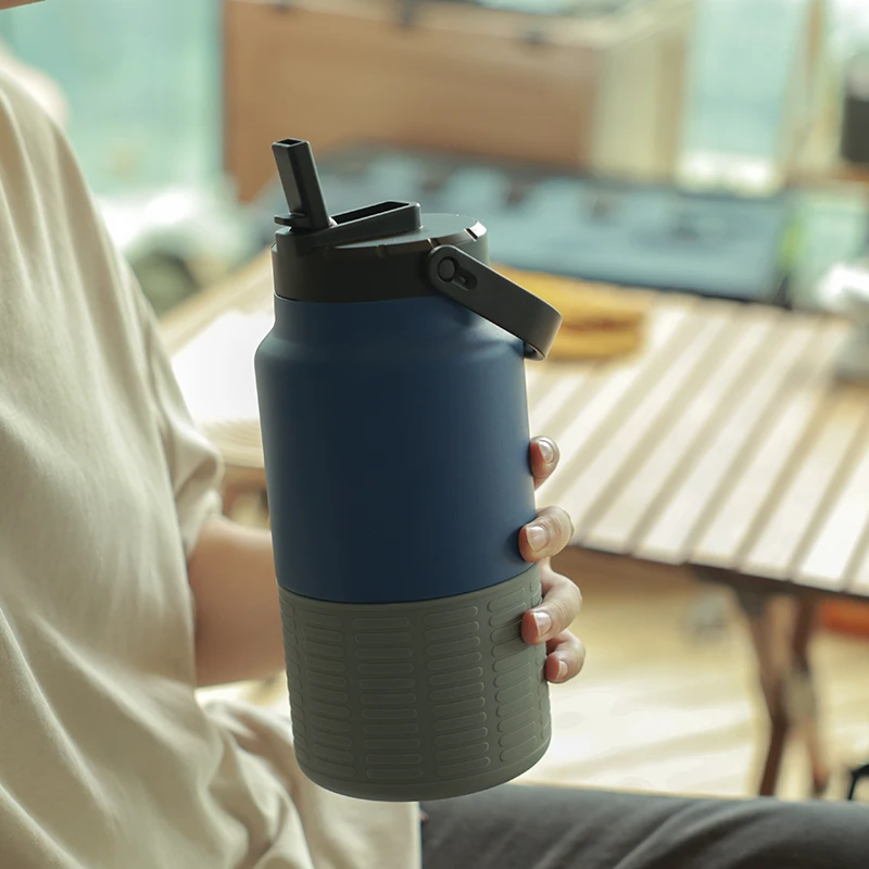 64oz Large Capacity Half Gallon Sealed Double Wall Stainless Steel Insulated Water Jug with Straw Lid and Silicone Sleeve