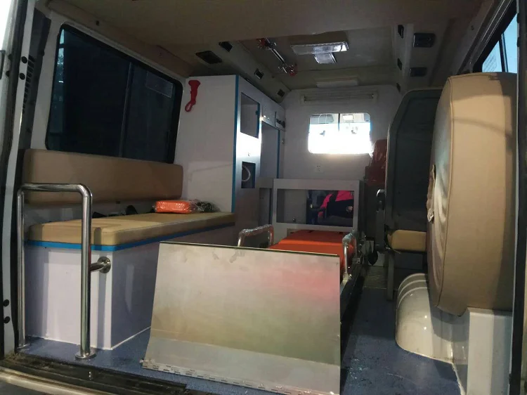 
4x4 Hospital ambulance vehicle Off-road ambulance 