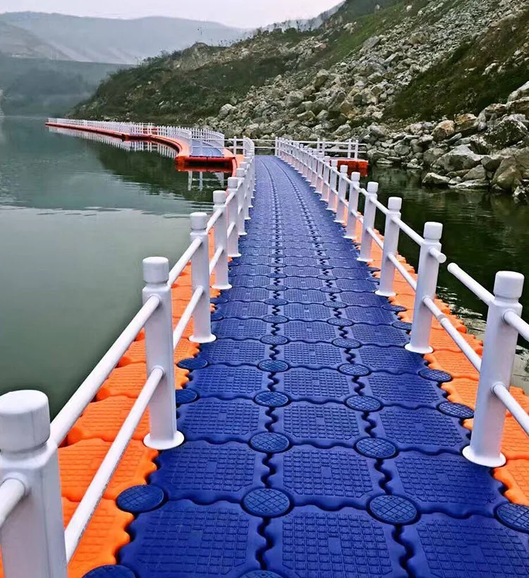 Environmentally Friendly Floating Bridge With Plastic Cube for Jetty in the Sea