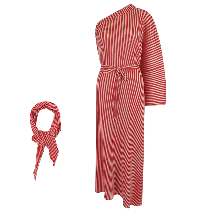 2021 new fashion temperament inclined shoulder long style Miyake print striped skirt with scarf personality dress