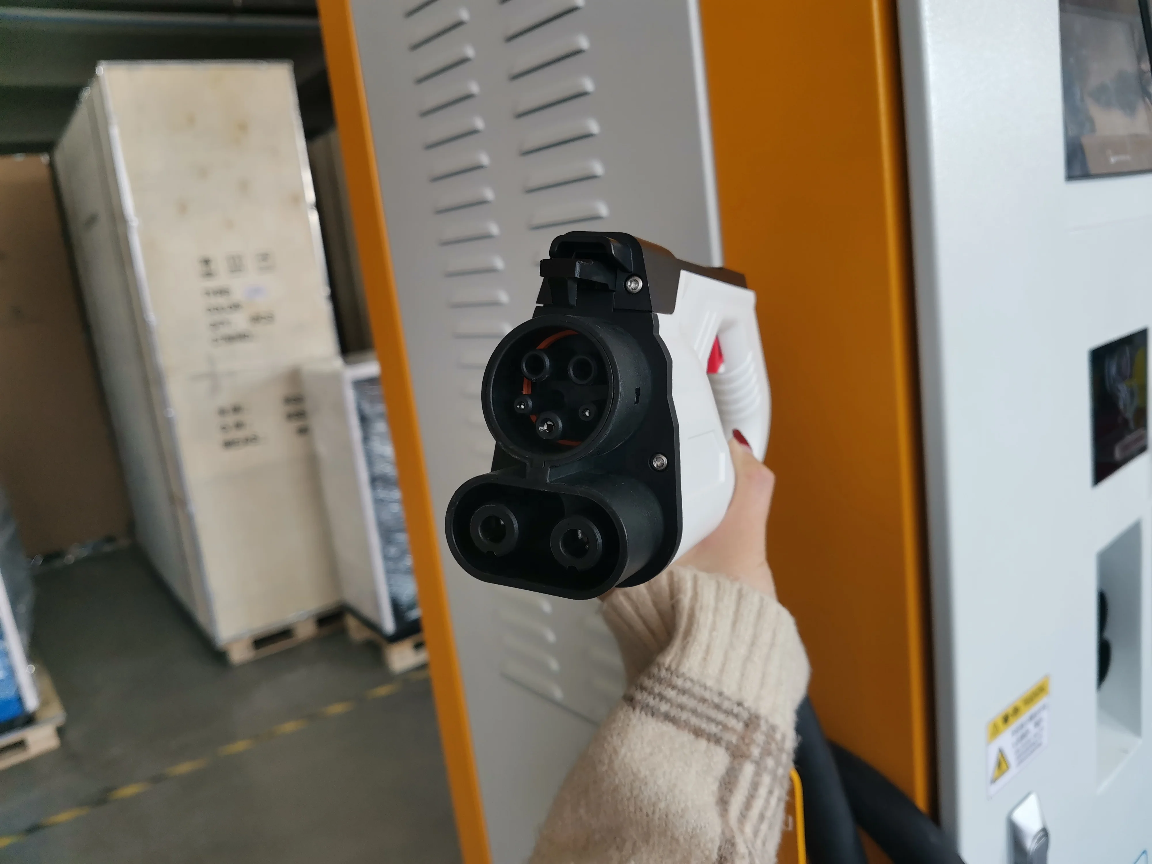 Bluesky 82kw Dc Ev Charger Floor-mounted Ccs Chademo Fast Charging Ev Station Commercial With Ocpp Function