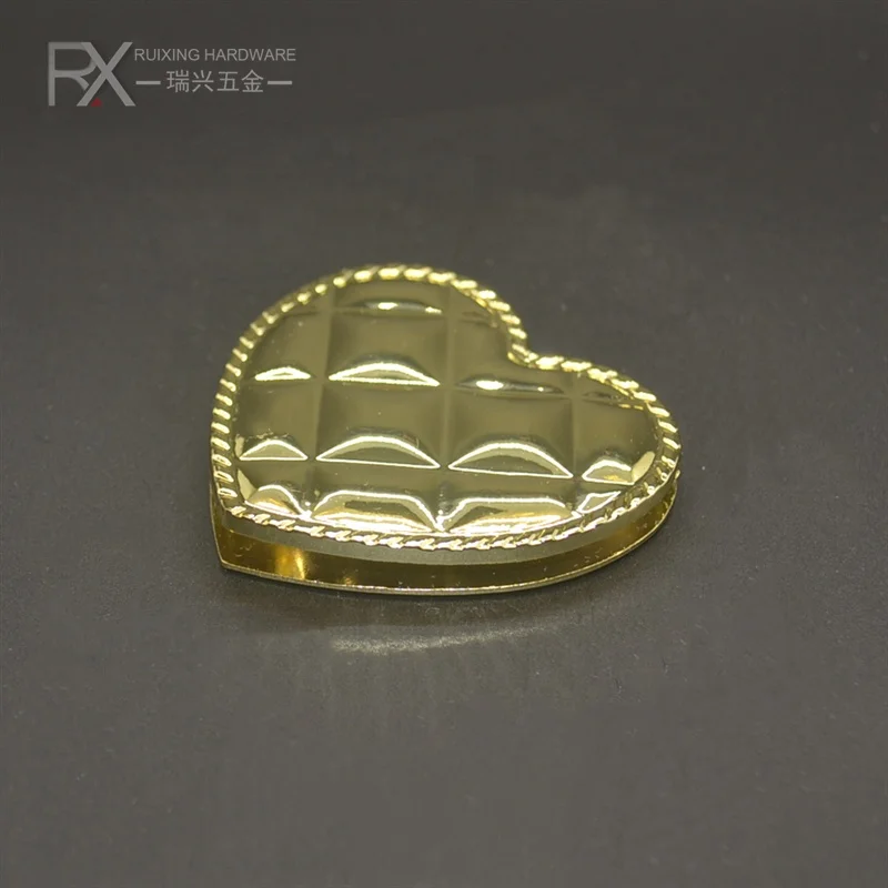 Customized heart shape magnet metal handbag hardware decorative lock zinc alloy love magnetic clip lock for women bag backpacks
