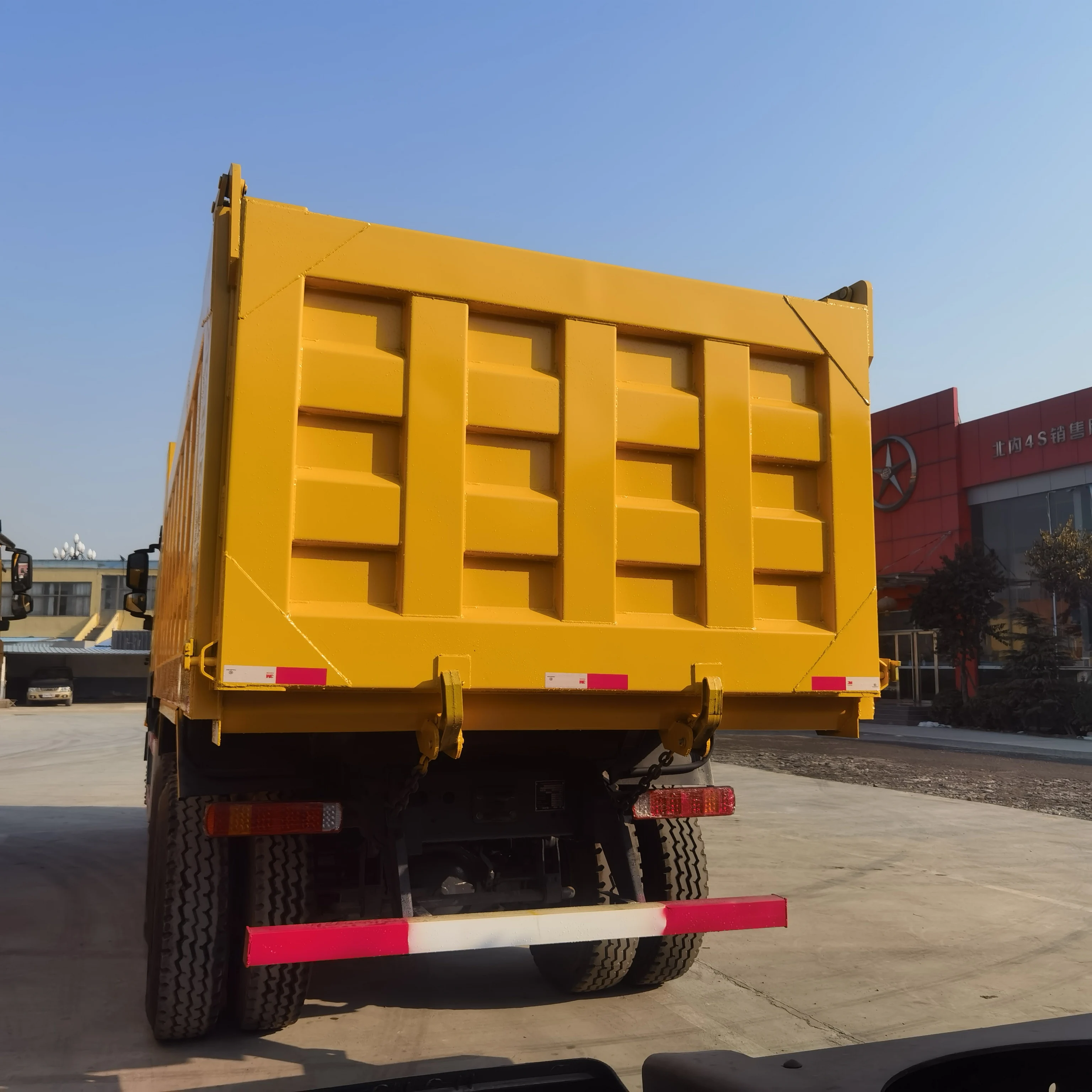 high quality tipper truck second hand hongyan dump truck 6X4 container truck for sale
