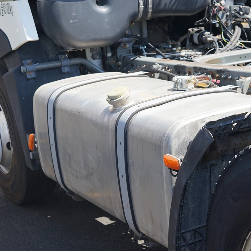 China Low Price Diesel Power 6*4 Euro2 371hp 375HP Sinotruk Howo 7 Tractor Head Trucks Your Ideal Transportation Choice