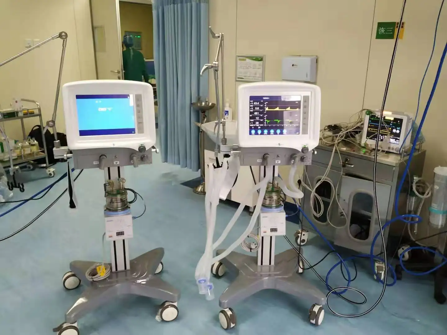 S1600 Replace Spontaneous Breathing ICU Ventilator Machine Basic Model