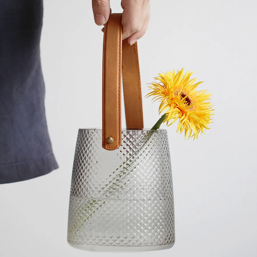 2021 Wholesale  chinese decorative glass vase modern nordic home decor handbag glass flower vase for decoration