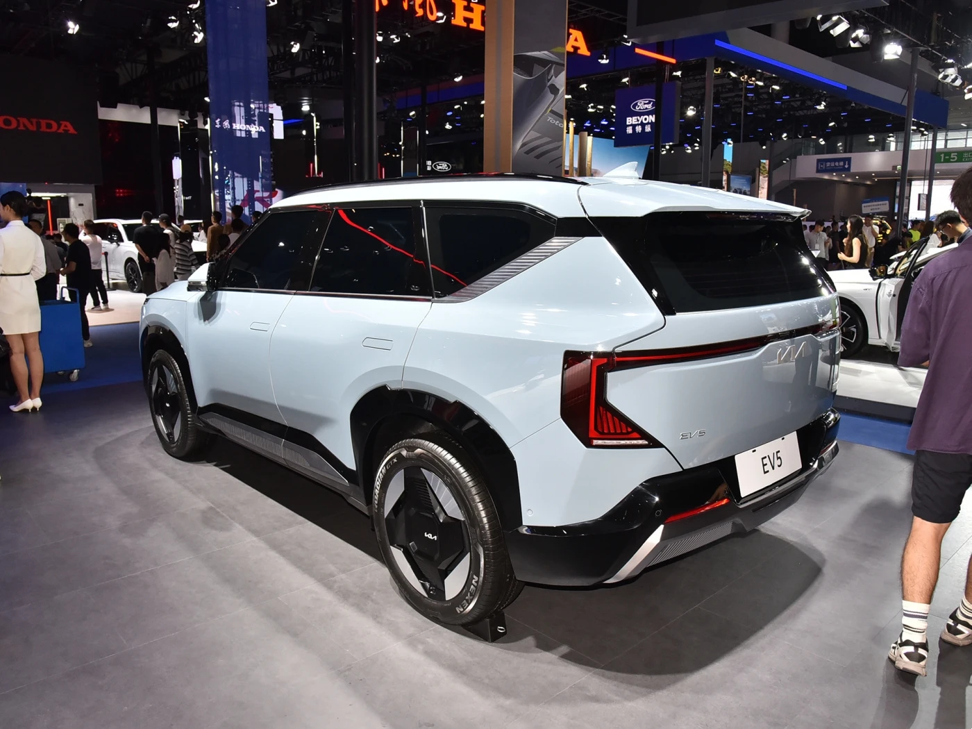 New in market 2024 electric car kia ev5 5 seat luxury SUV ev car 700km long range electric vehicle for adult kia ev 5 for sell