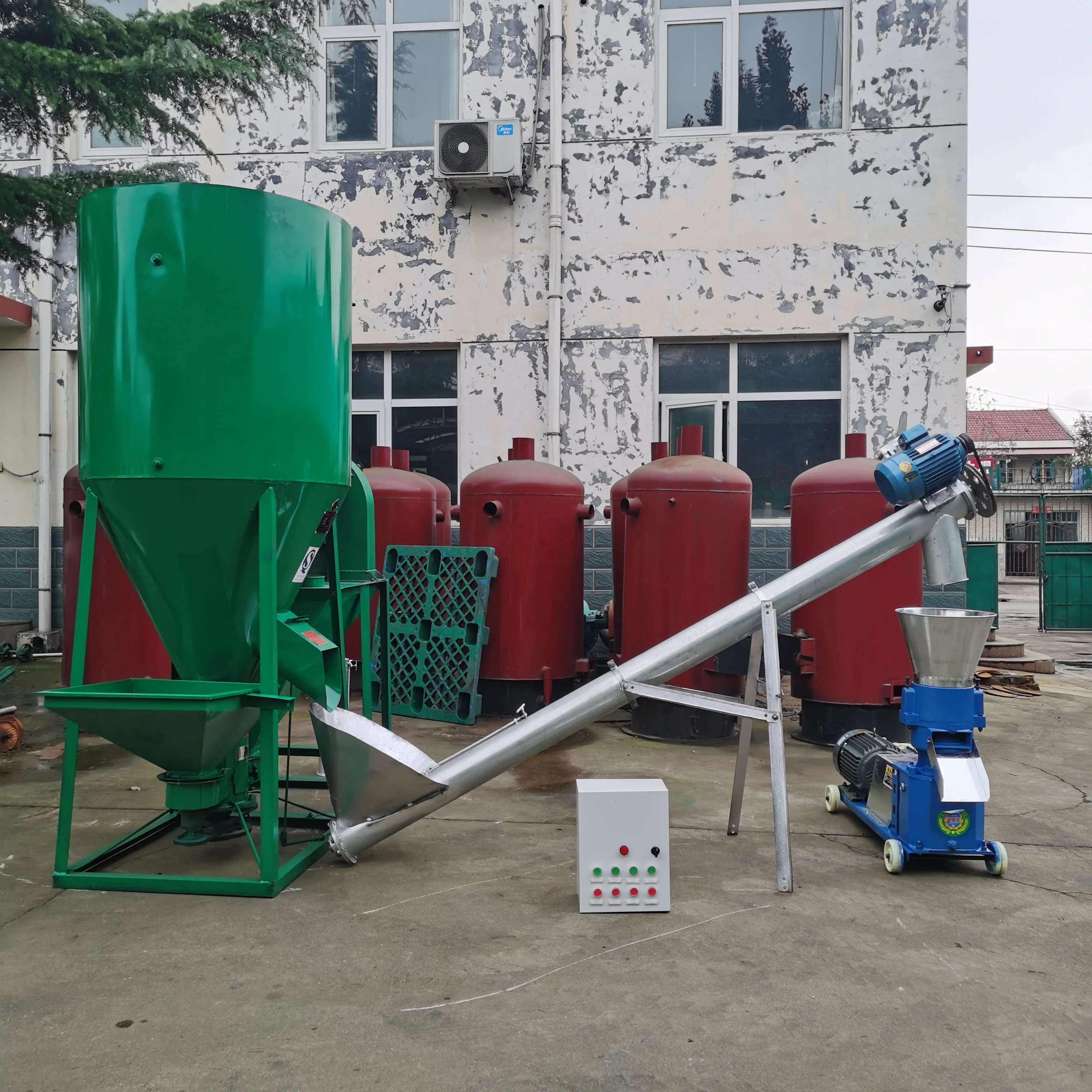 Concentrate mill + pellet machine all kinds of animal feed production line