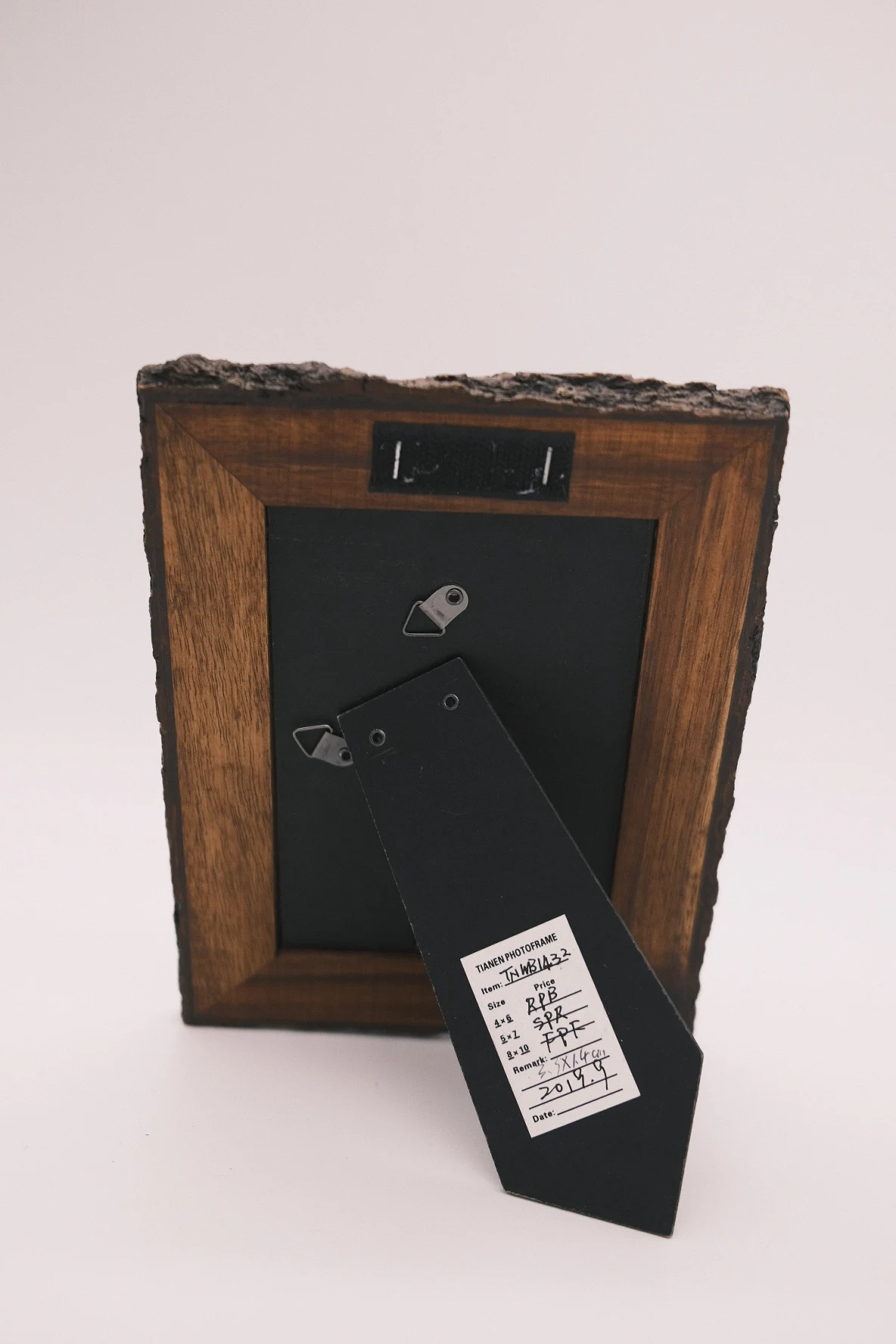 Custom Size Home Desktop Wall Decor Solid Wood Poplar Wormhole Decor Wooden Photo Frame Live Edge Bark Veneer Photo Frame