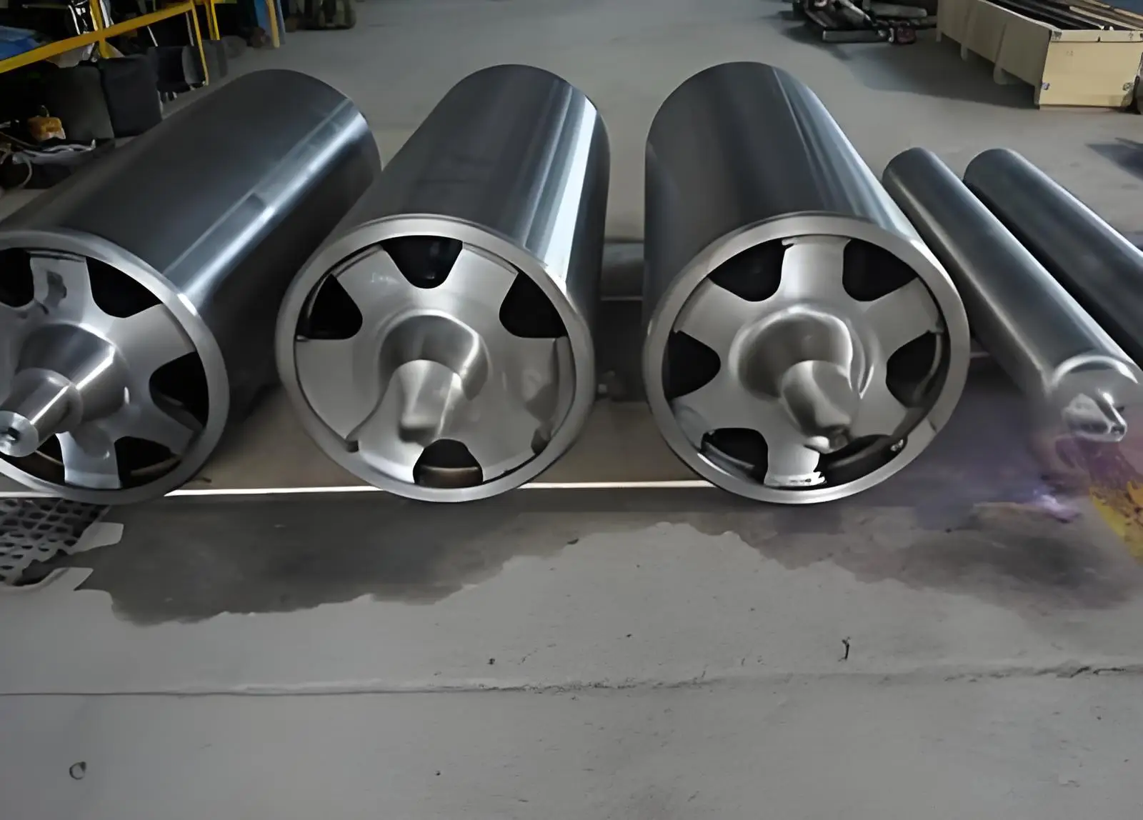 Factory Direct Sale Customized Heat Resistance Furnace Roller in Heat Treatment Furnace and Hot Rolling Mills