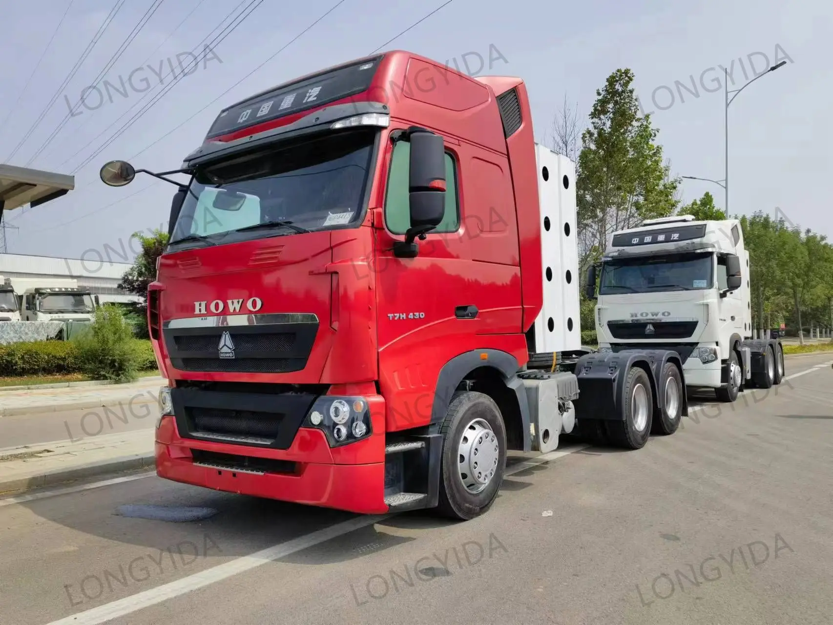 Sino Truck Howo T7H 6x4 CNG 40 Ton 10-Wheel Steel Manual Transmission Design 450hp 4x2 Air Suspension Tractor Truck Left Hand