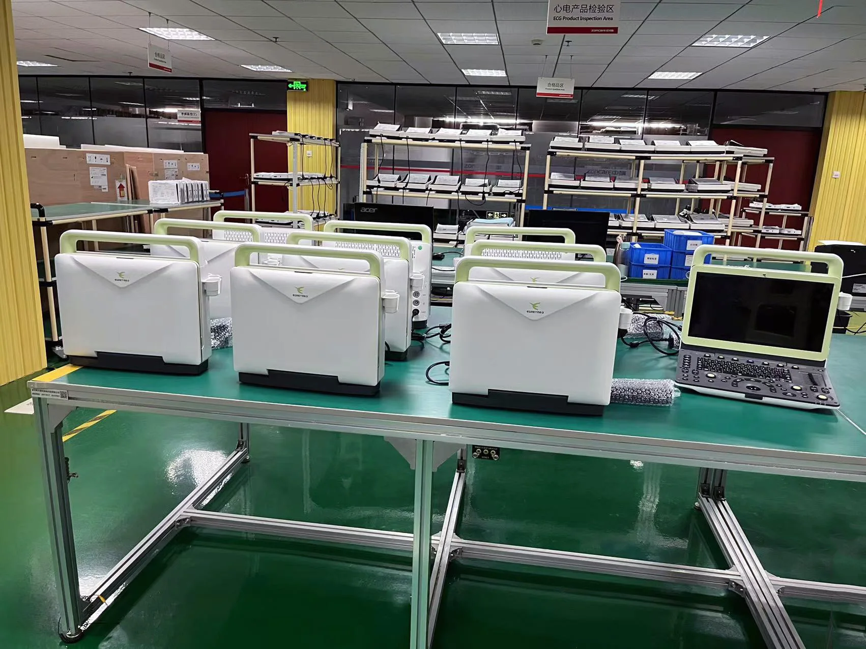 15.6 Inch Portable Color Doppler System Medical 4D Ultrasound Machine for Pregnancy