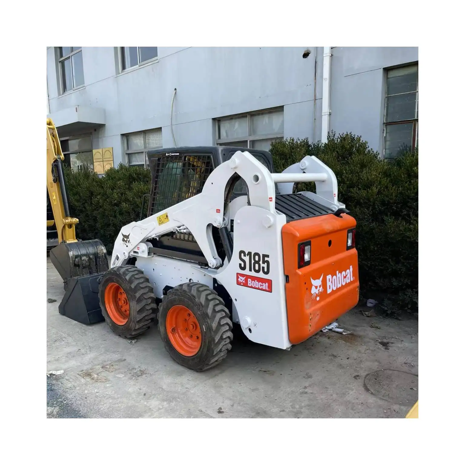 Подгонные мини-погрузчики Bobcat S185 по подходящим ценам в наличии